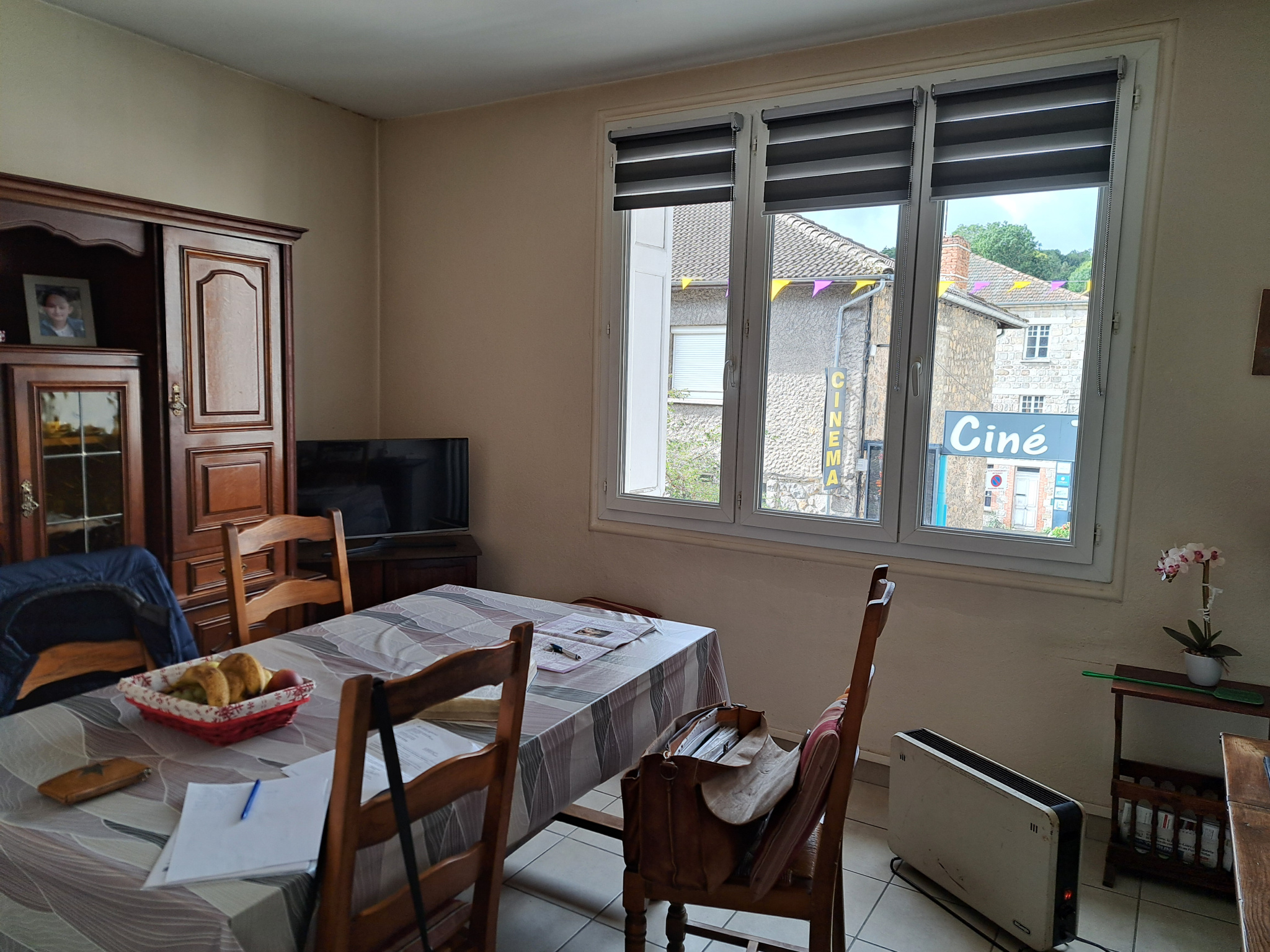 Centre de Tence immeuble 6 appartements 2 garages 1 jardin 1 sous-sol