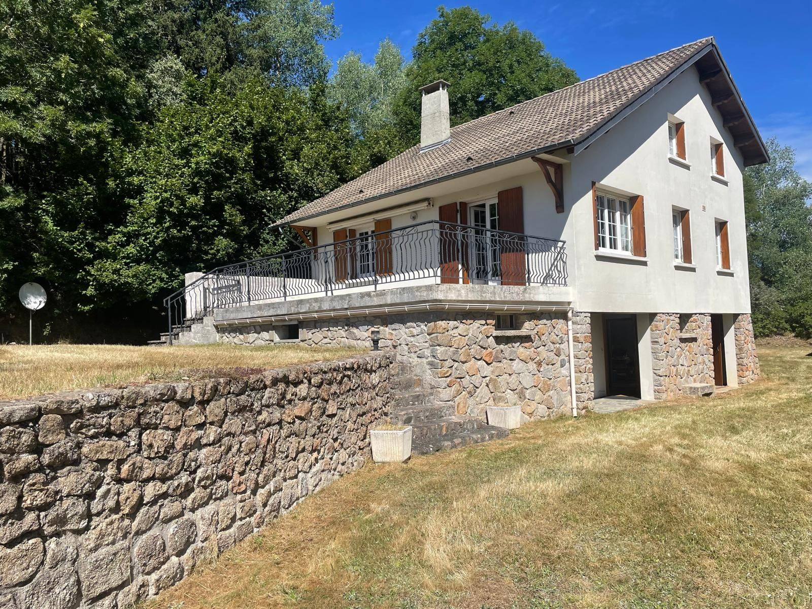 Très jolie maison indépendante avec 1 600 m2 de terrain