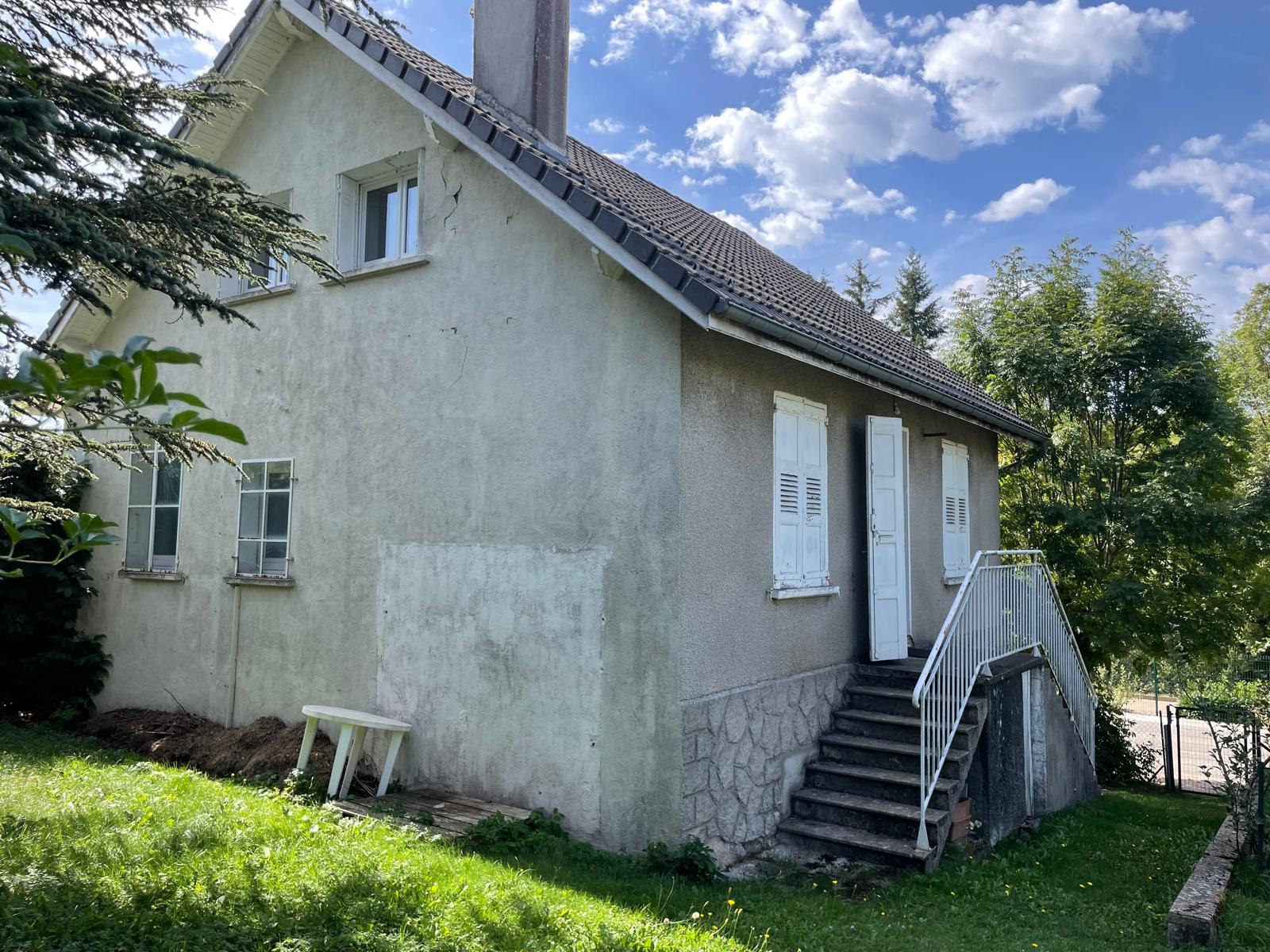 maison située a 10 minutes a pieds du village