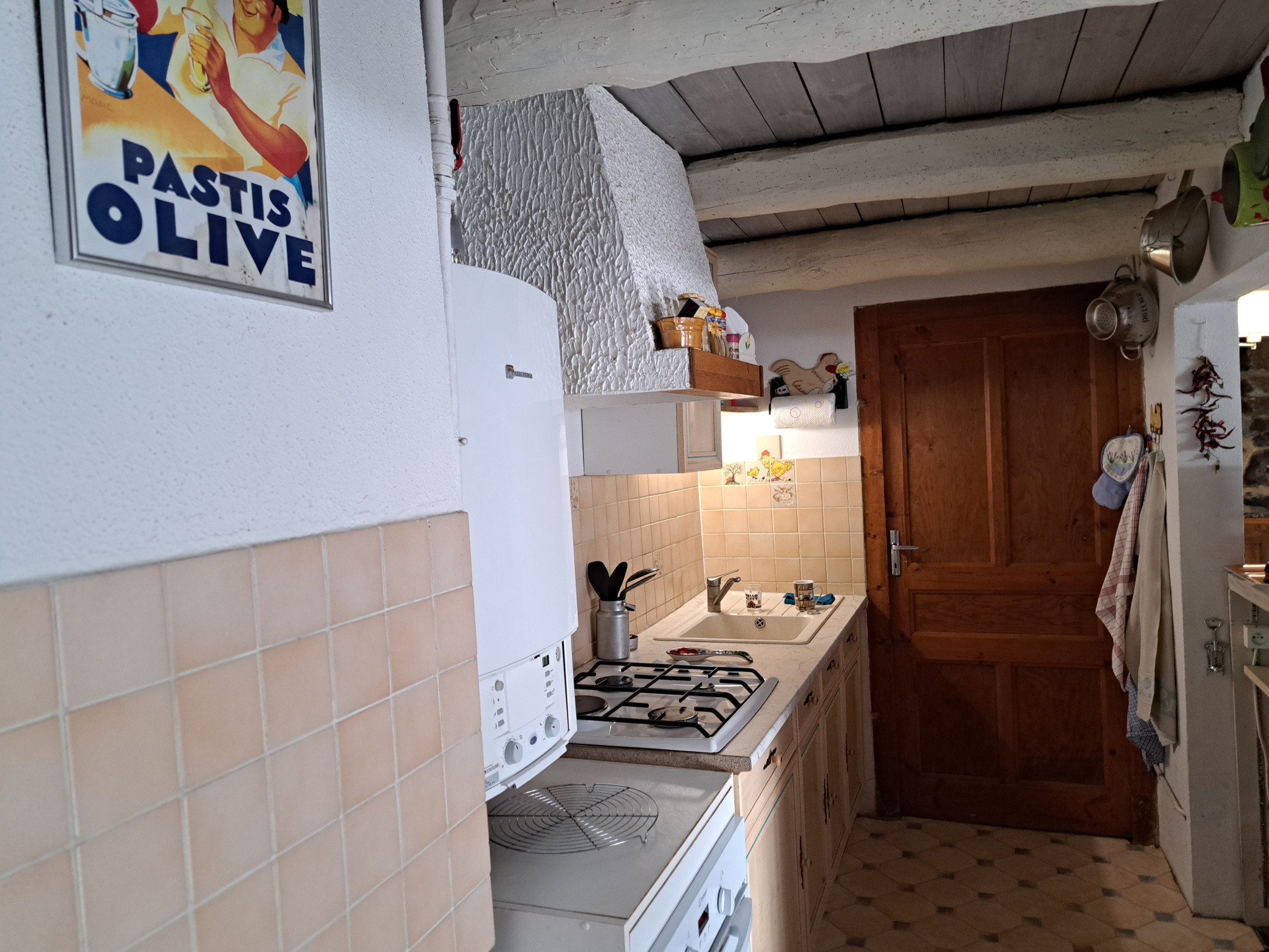 Ancienne petite chaumière au toit de lauzes sur 6000 m2 de terrain