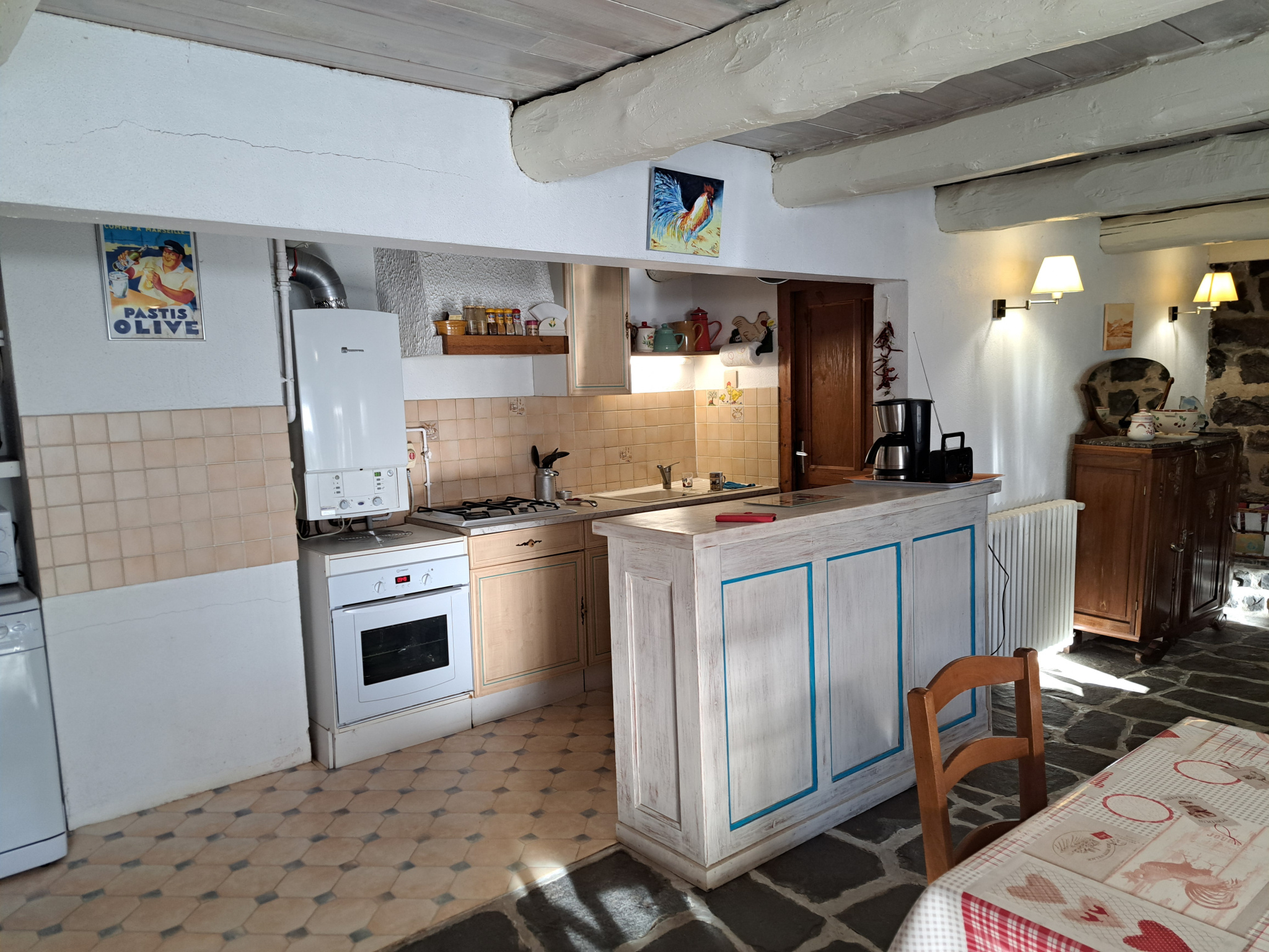 Ancienne petite chaumière au toit de lauzes sur 6000 m2 de terrain