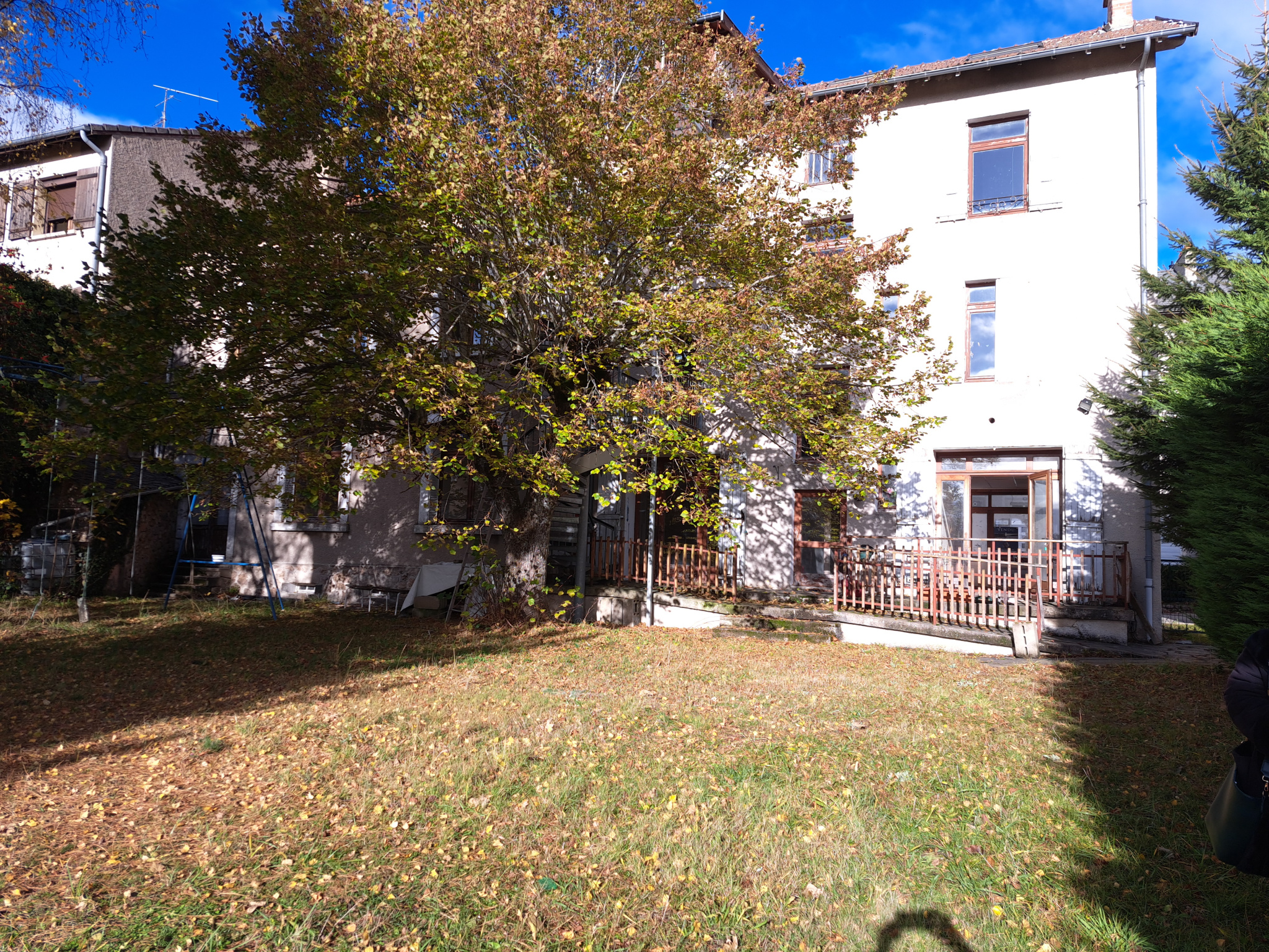 Maison mitoyenne avec jardin centre ville