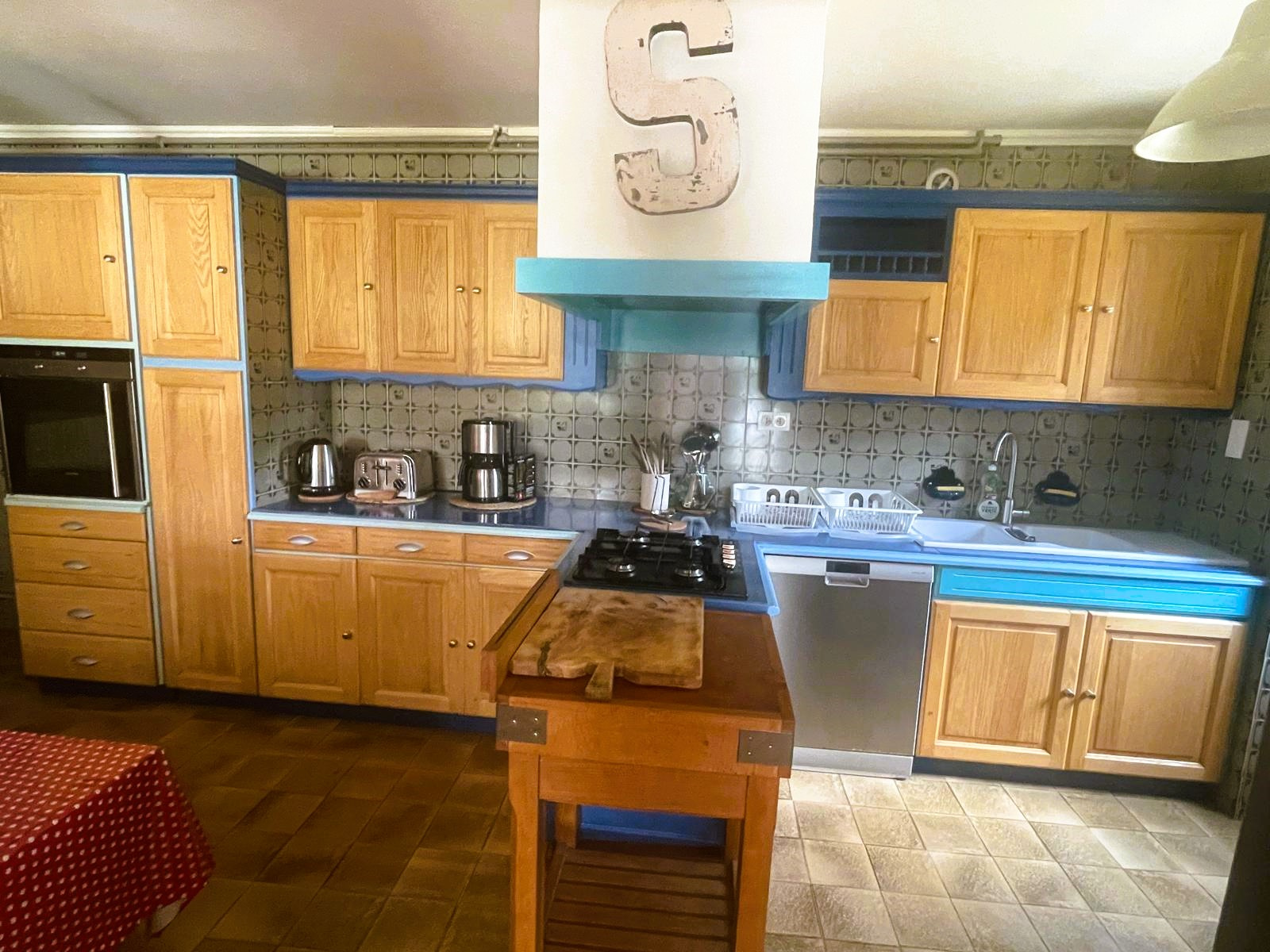 PROPRIETE DE CARACTERE AVEC ET PISCINE ET 4.2 HECTARES DE TERRAIN :