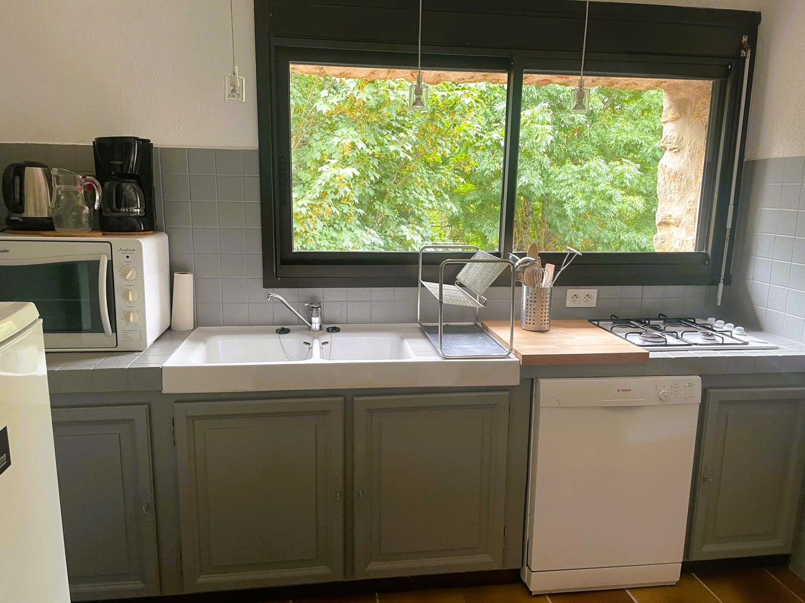 PROPRIETE DE CARACTERE AVEC ET PISCINE ET 4.2 HECTARES DE TERRAIN :