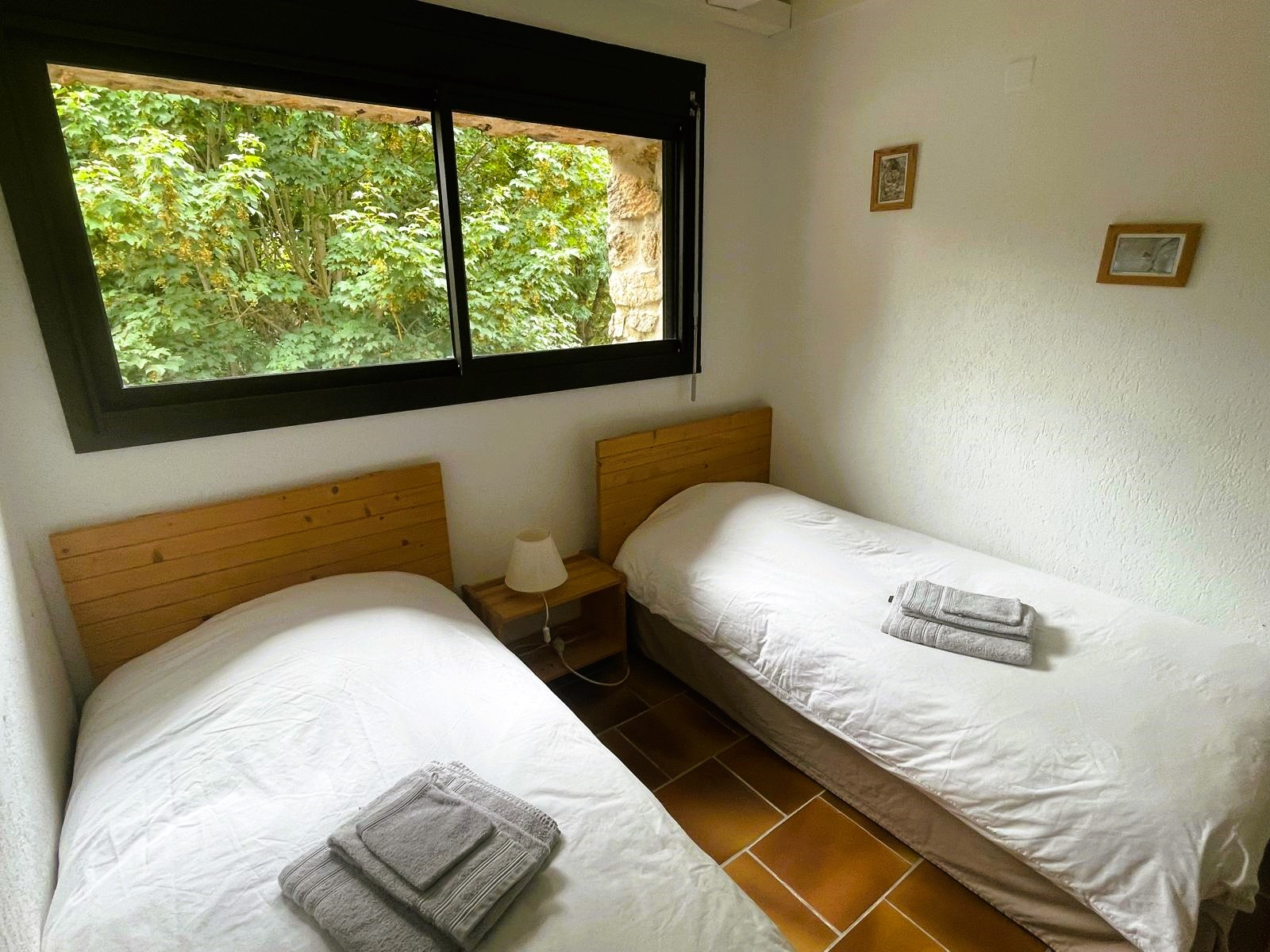 PROPRIETE DE CARACTERE AVEC ET PISCINE ET 4.2 HECTARES DE TERRAIN :