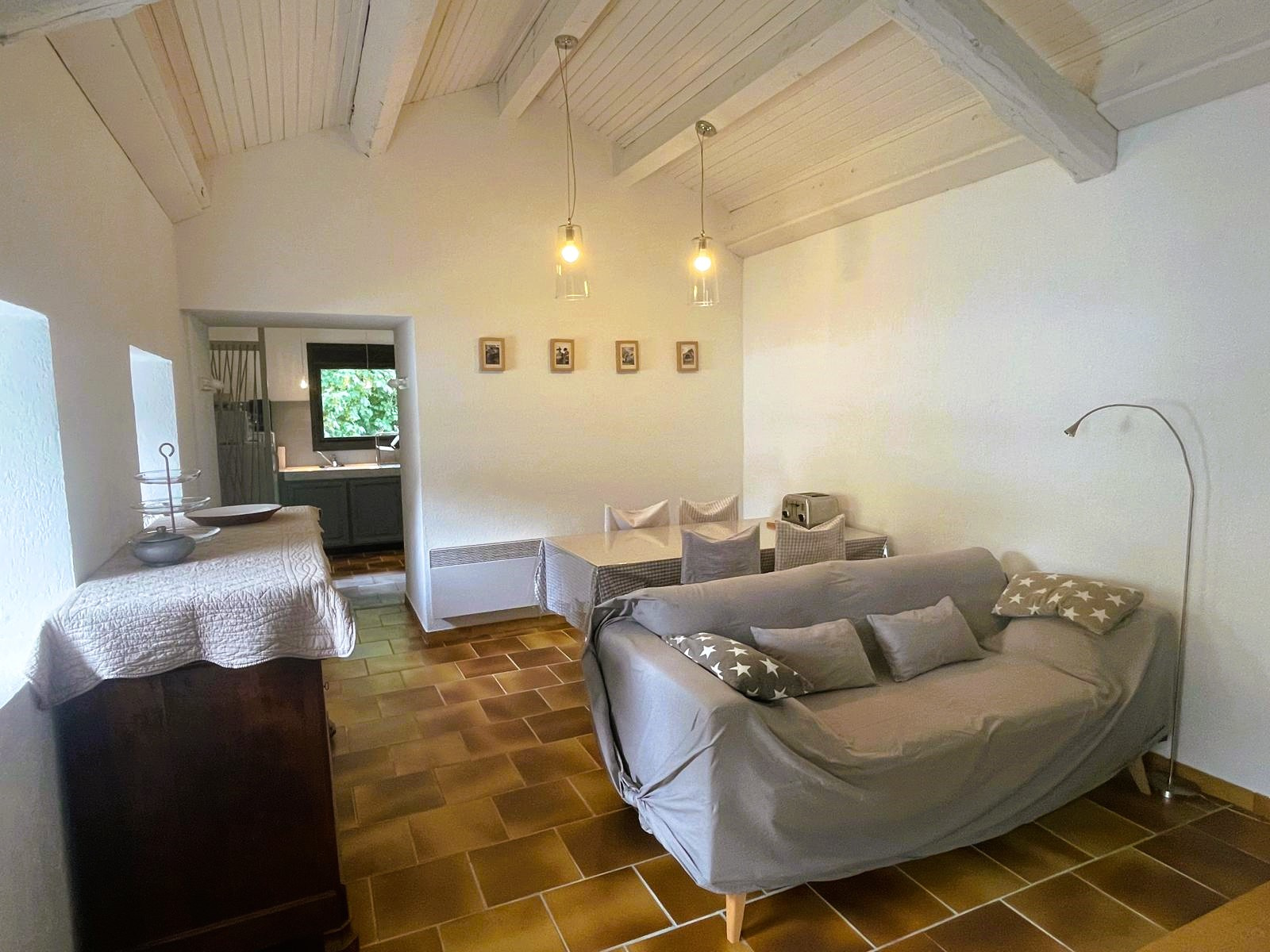 PROPRIETE DE CARACTERE AVEC ET PISCINE ET 4.2 HECTARES DE TERRAIN :