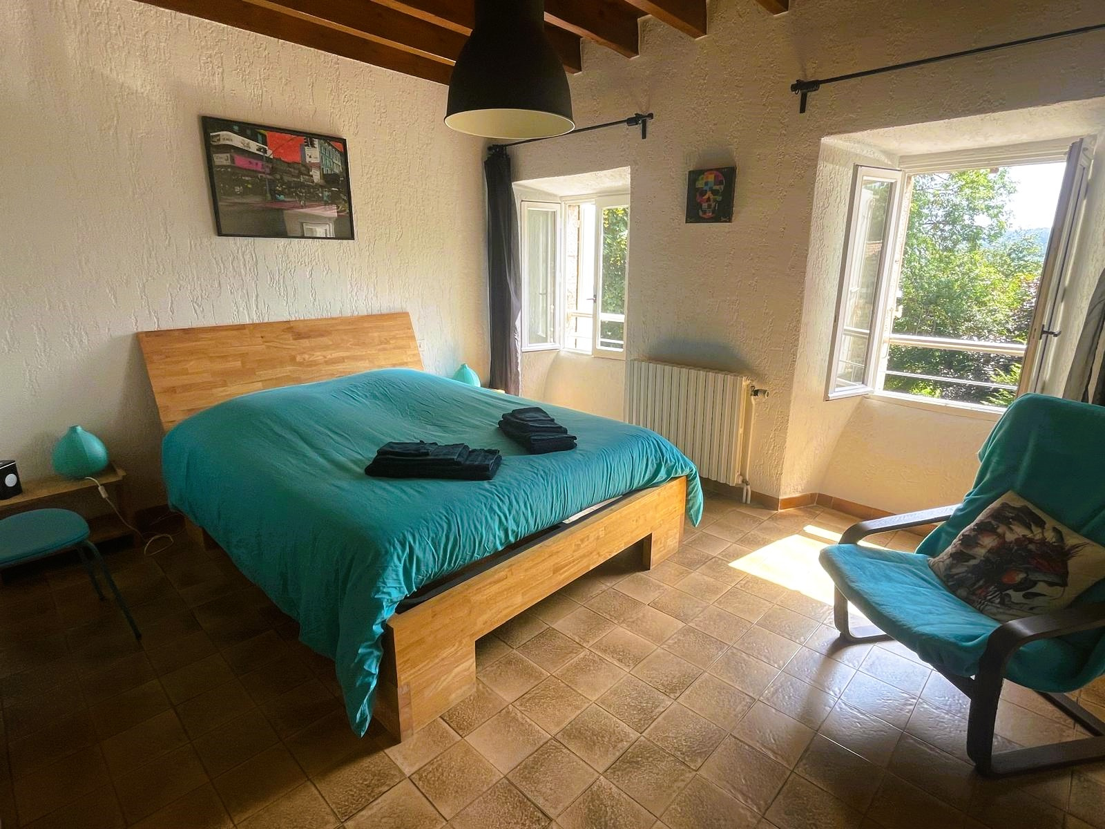 PROPRIETE DE CARACTERE AVEC ET PISCINE ET 4.2 HECTARES DE TERRAIN :