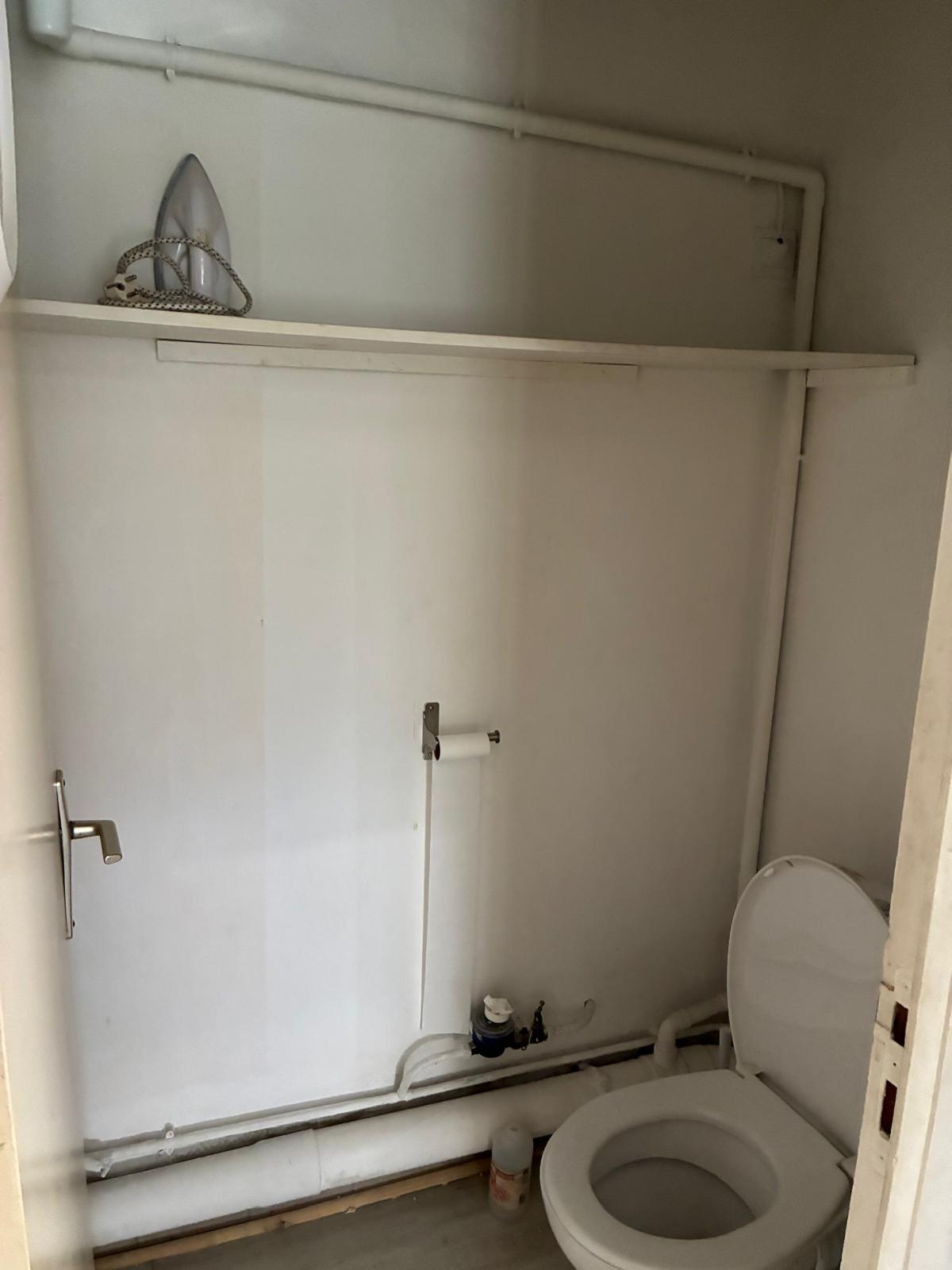 Petit appartement meublé en centre-ville.