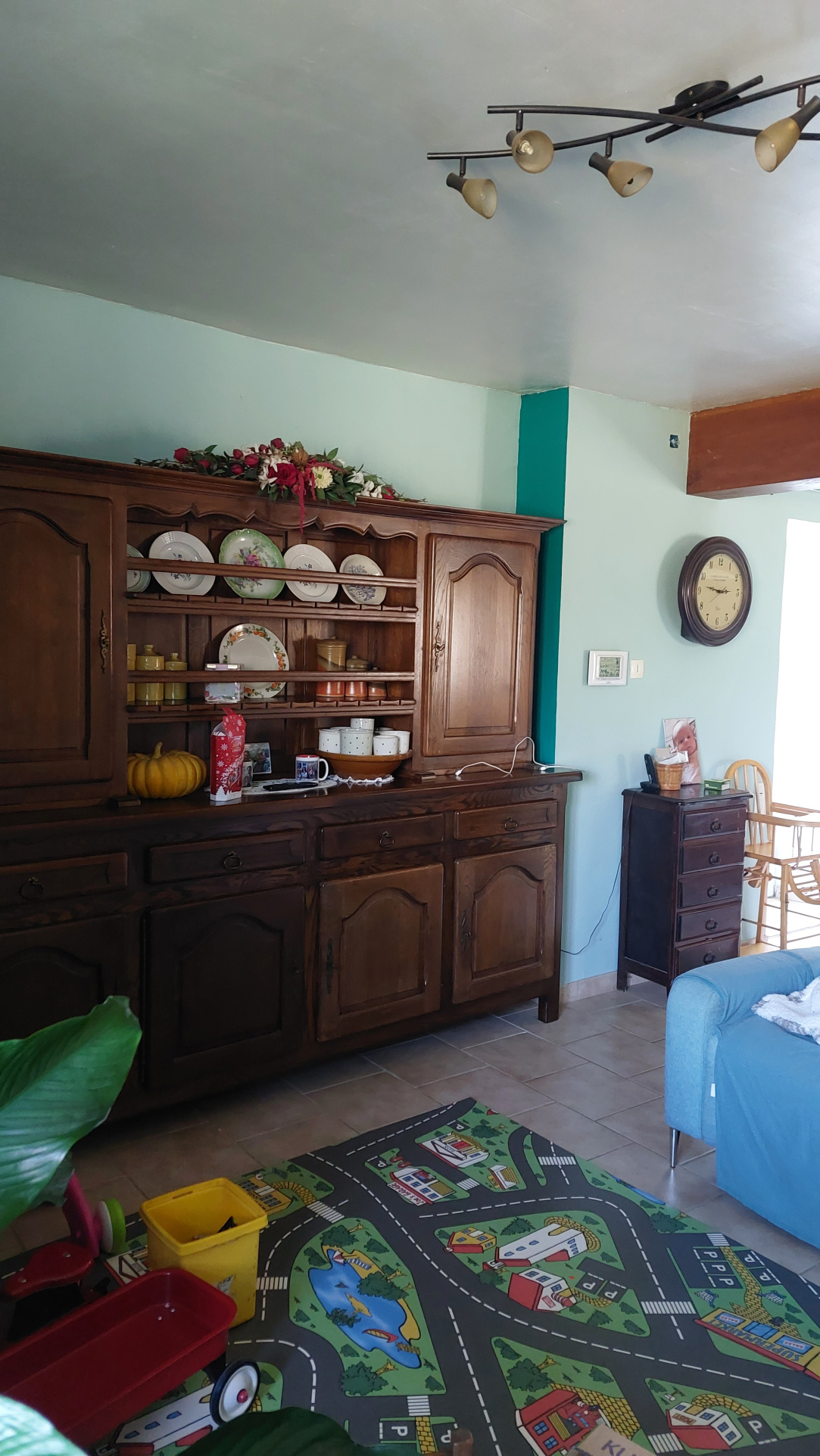 MAISON INDIVIDUELLE EN PIERRE ET BATIMENT FERME AUBERGE