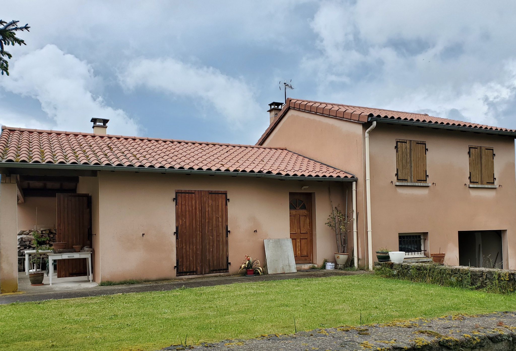 Villa avec 1 200 m2 de terrain attenant