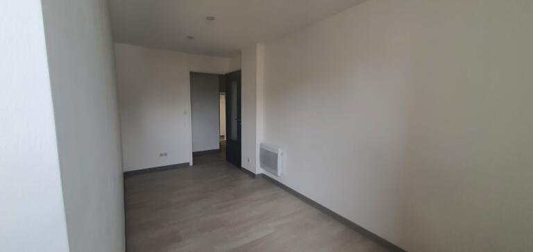 Appartement nu à Côté du Sacré Coeur