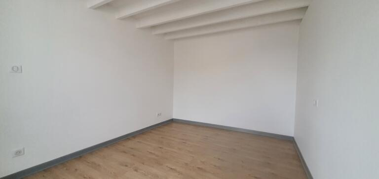 Appartement nu à Côté du Sacré Coeur
