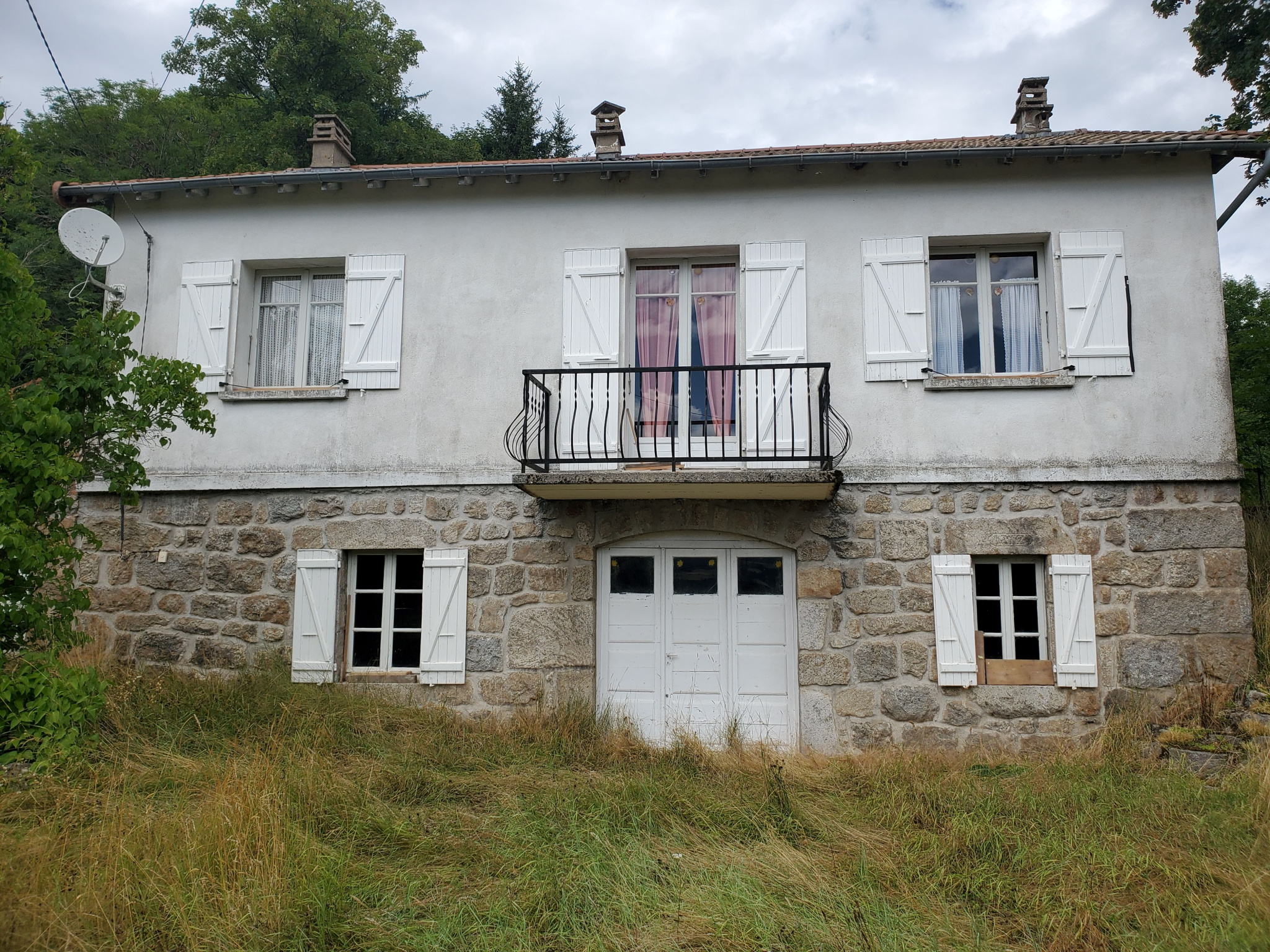 Belle maison indépendante avec 1 400 m2 de terrain attenant