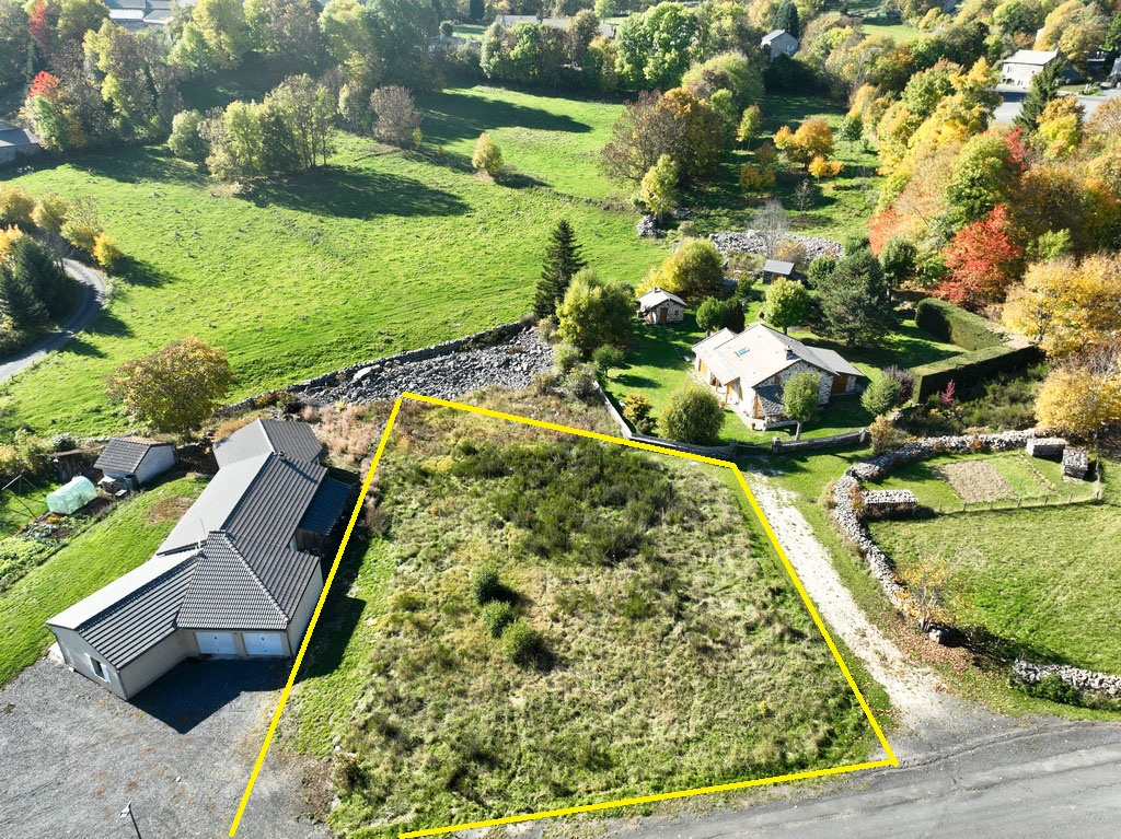 Terrain constructible à Champclause