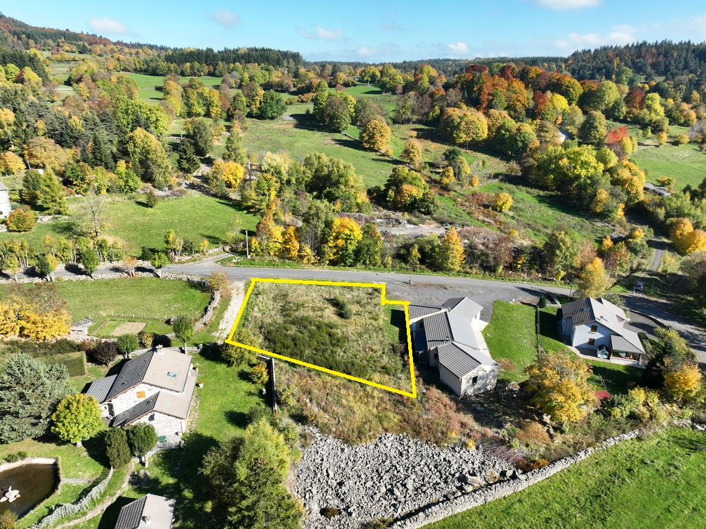Terrain constructible à Champclause