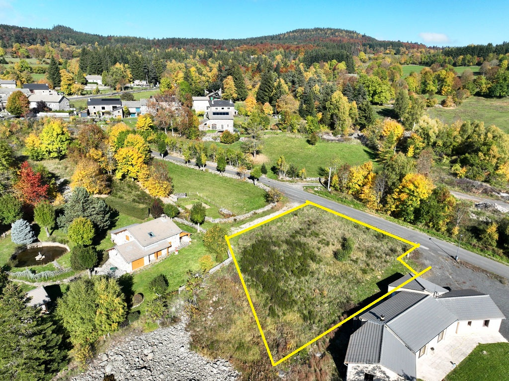 Terrain constructible à Champclause