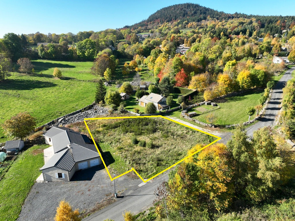 Terrain constructible à Champclause