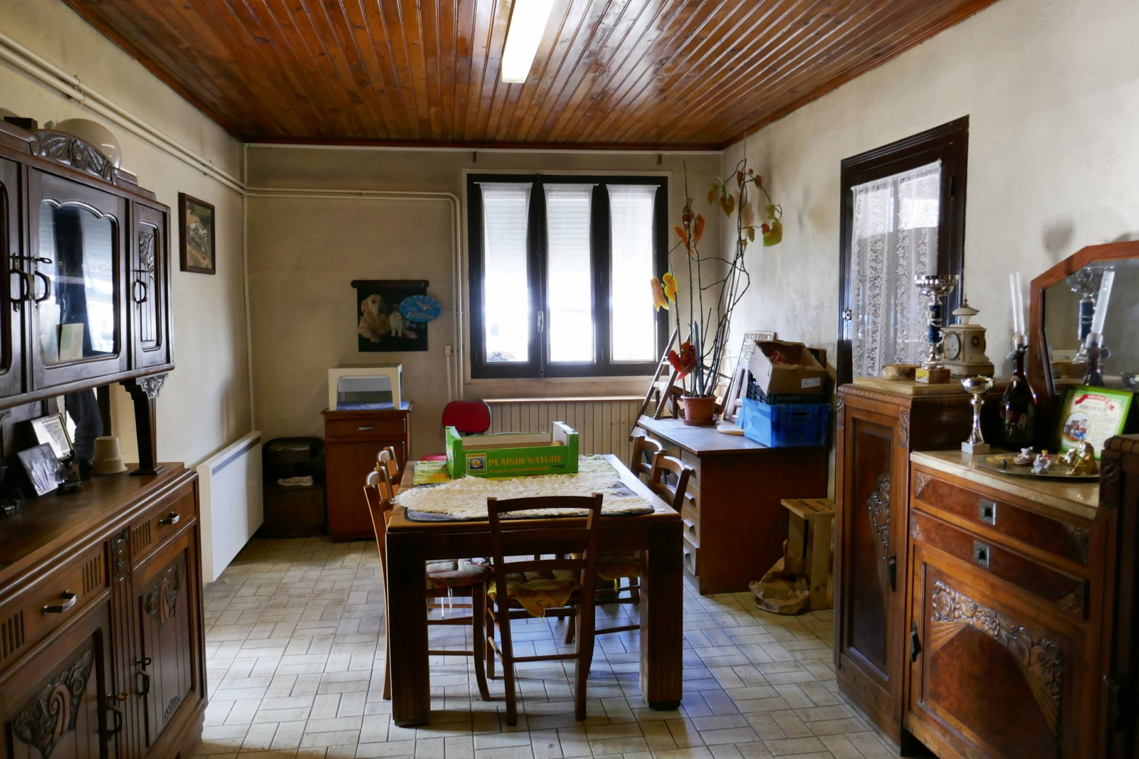 Hangar 1100 m2 sur 6000 m2 de terrain + habitation