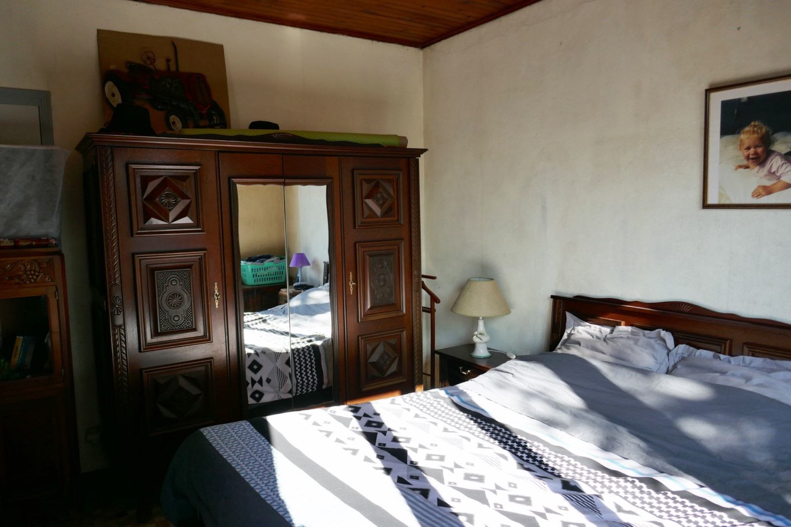 Hangar 1100 m2 sur 6000 m2 de terrain + habitation