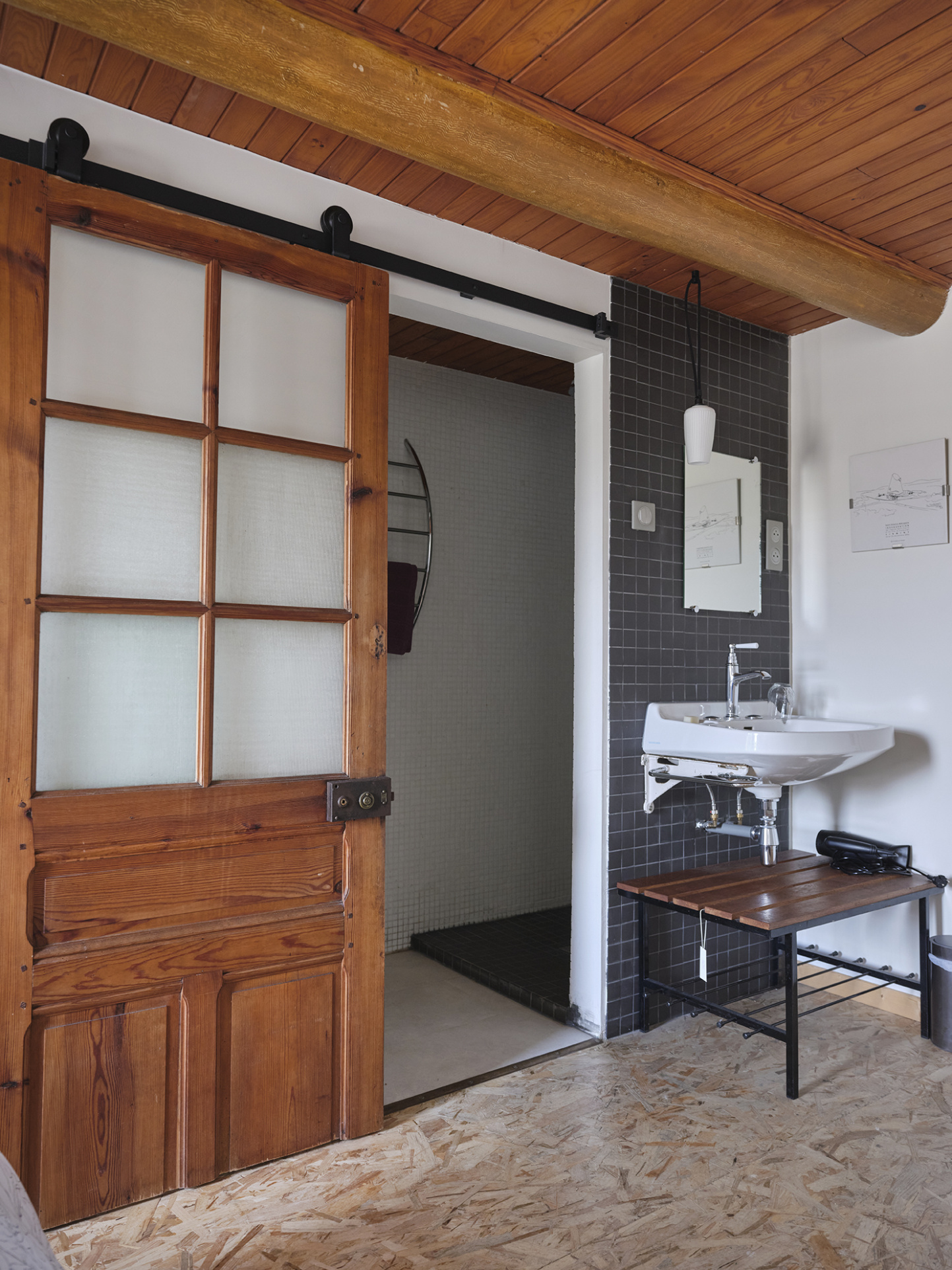 Chambres d'hôtes et galerie d'Art,  petite restauration