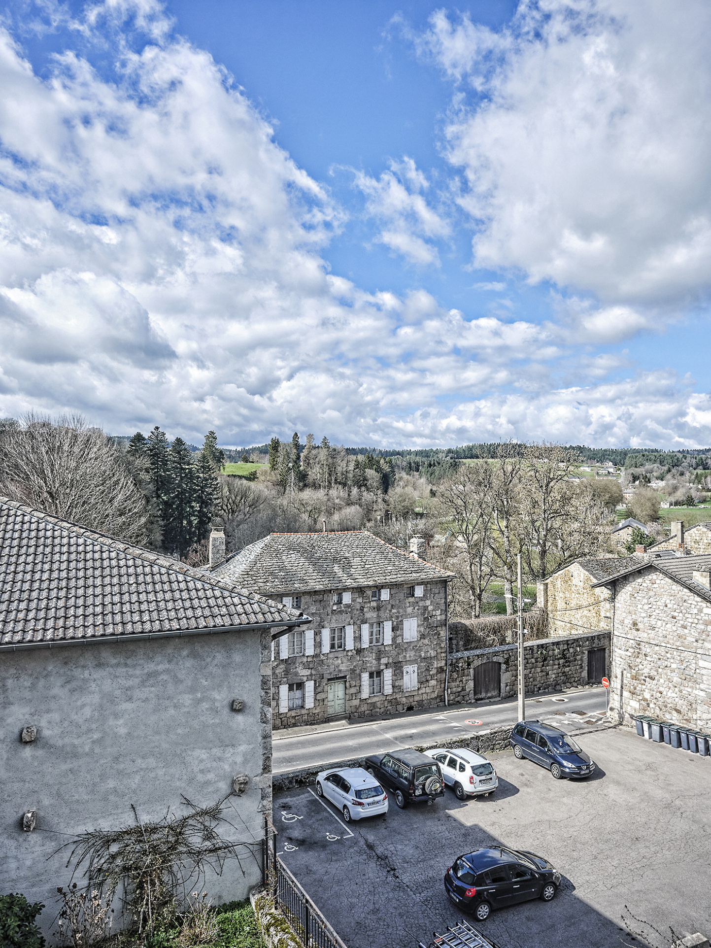 Chambres d'hôtes et galerie d'Art,  petite restauration