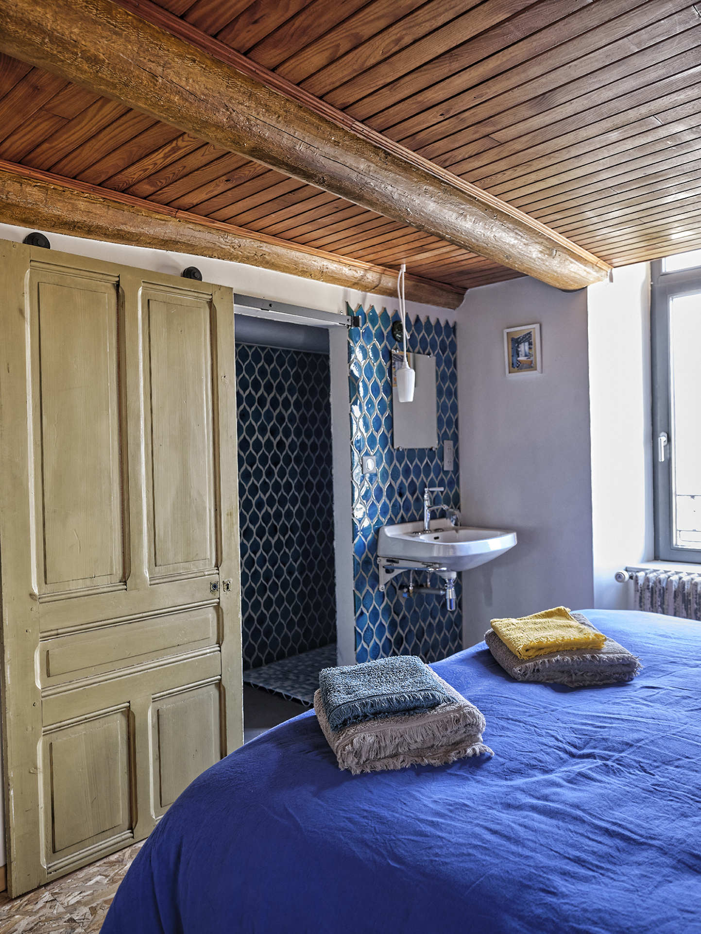 Chambres d'hôtes et galerie d'Art,  petite restauration