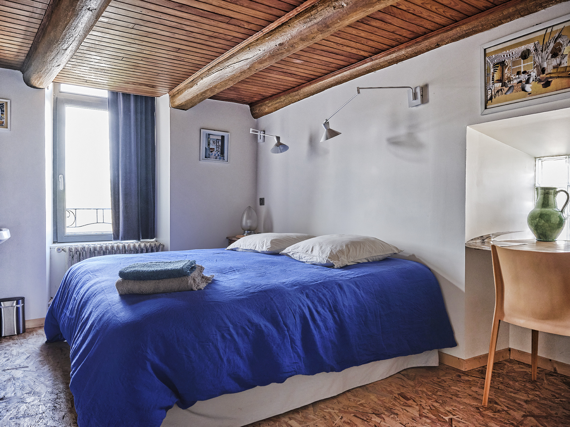 Chambres d'hôtes et galerie d'Art,  petite restauration