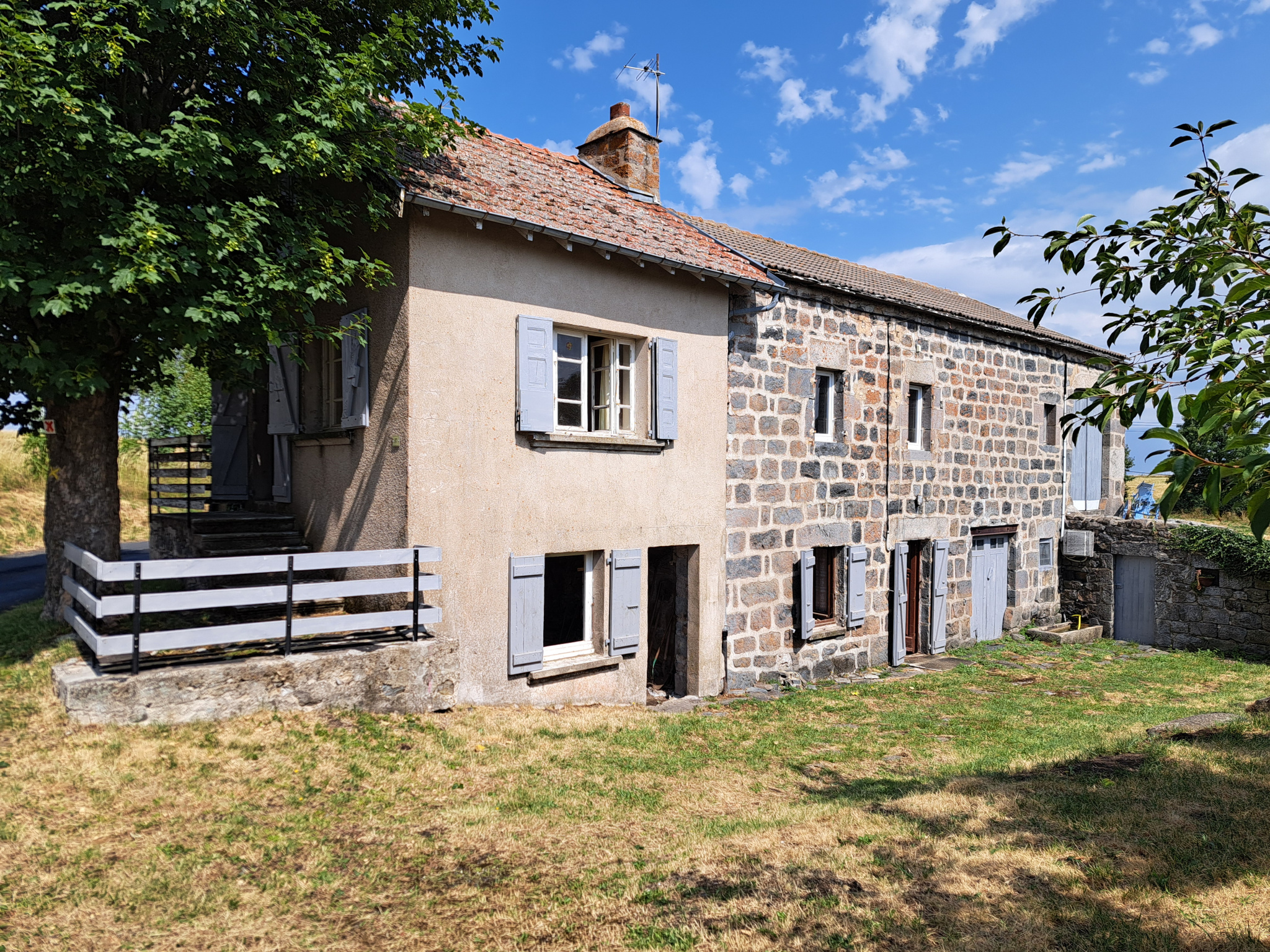 Ancienne ferme commune du Mazet st voy