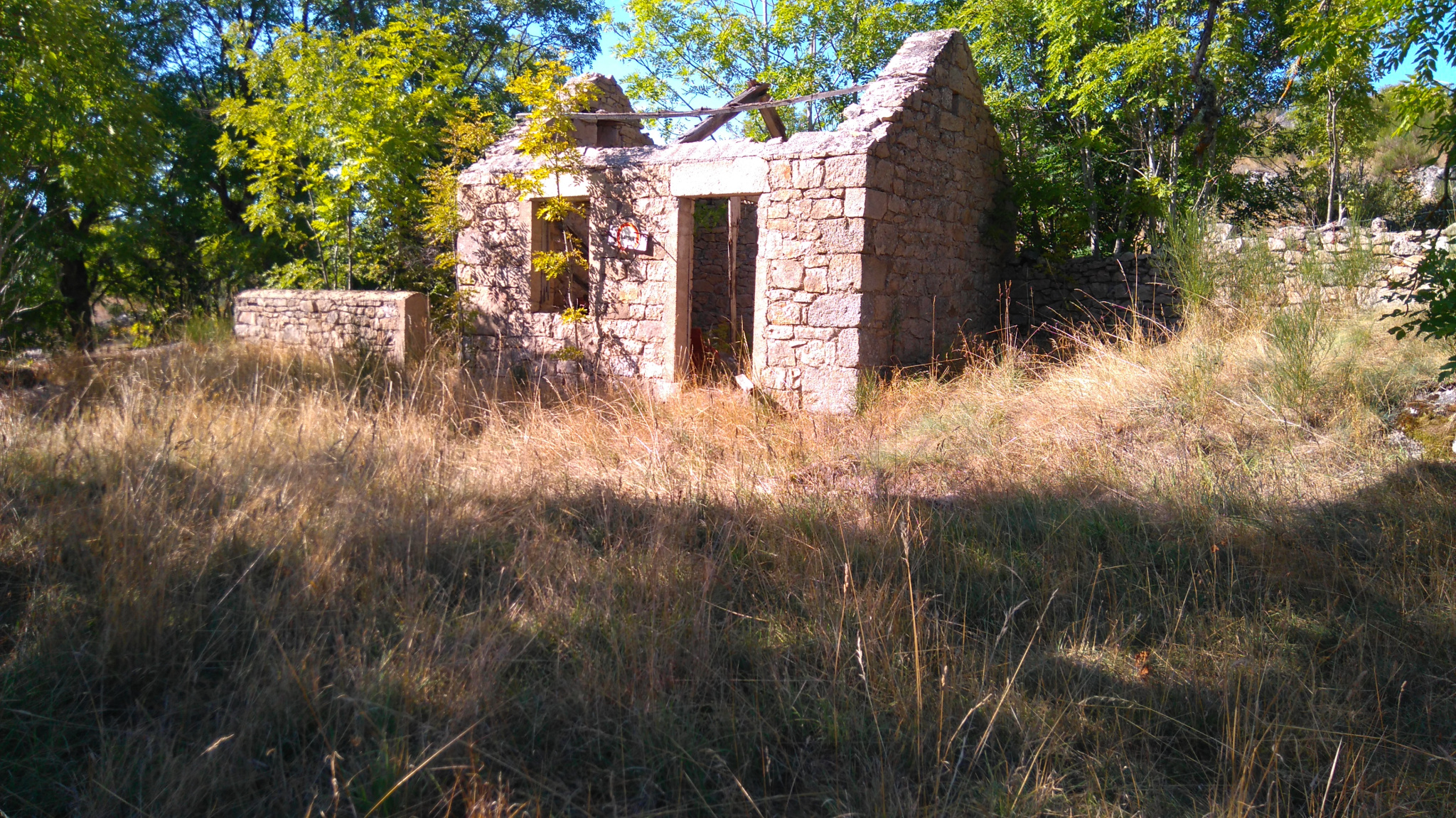 Joli terrain constructible, proche du Lac de Naussac