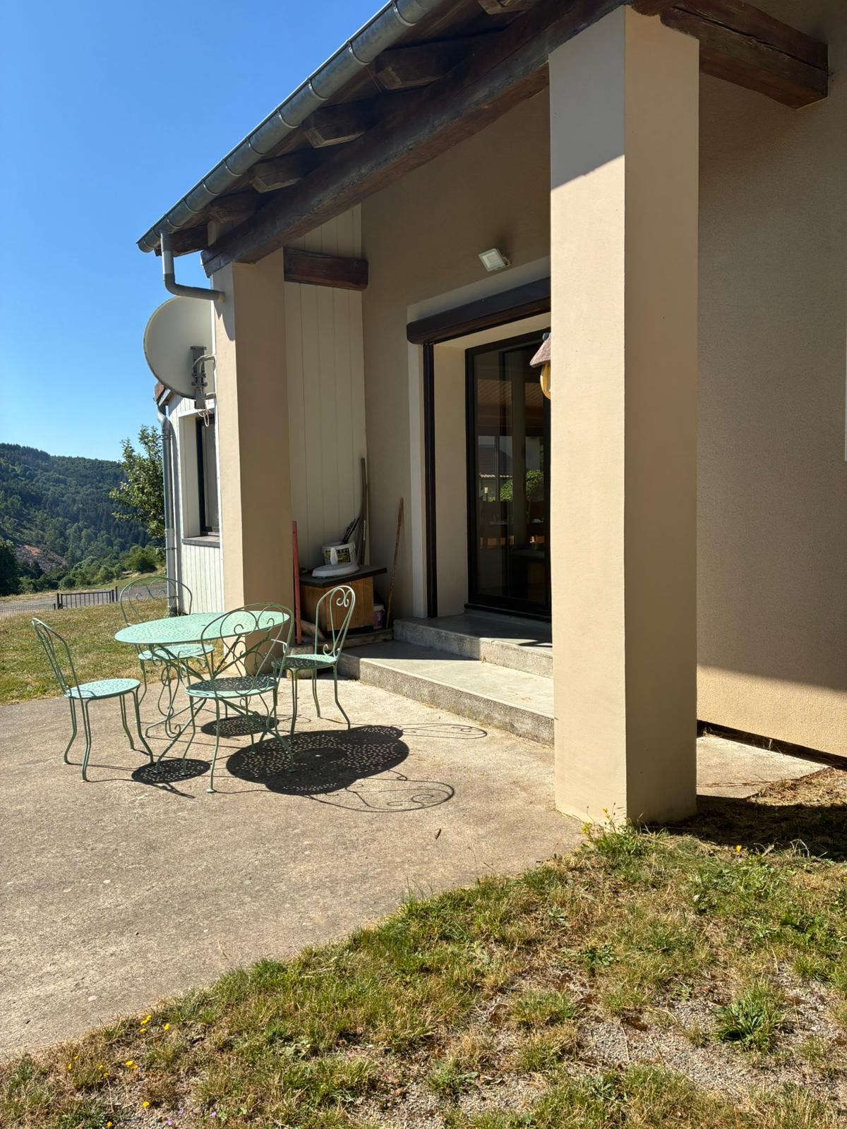 Jolie villa avec terrain