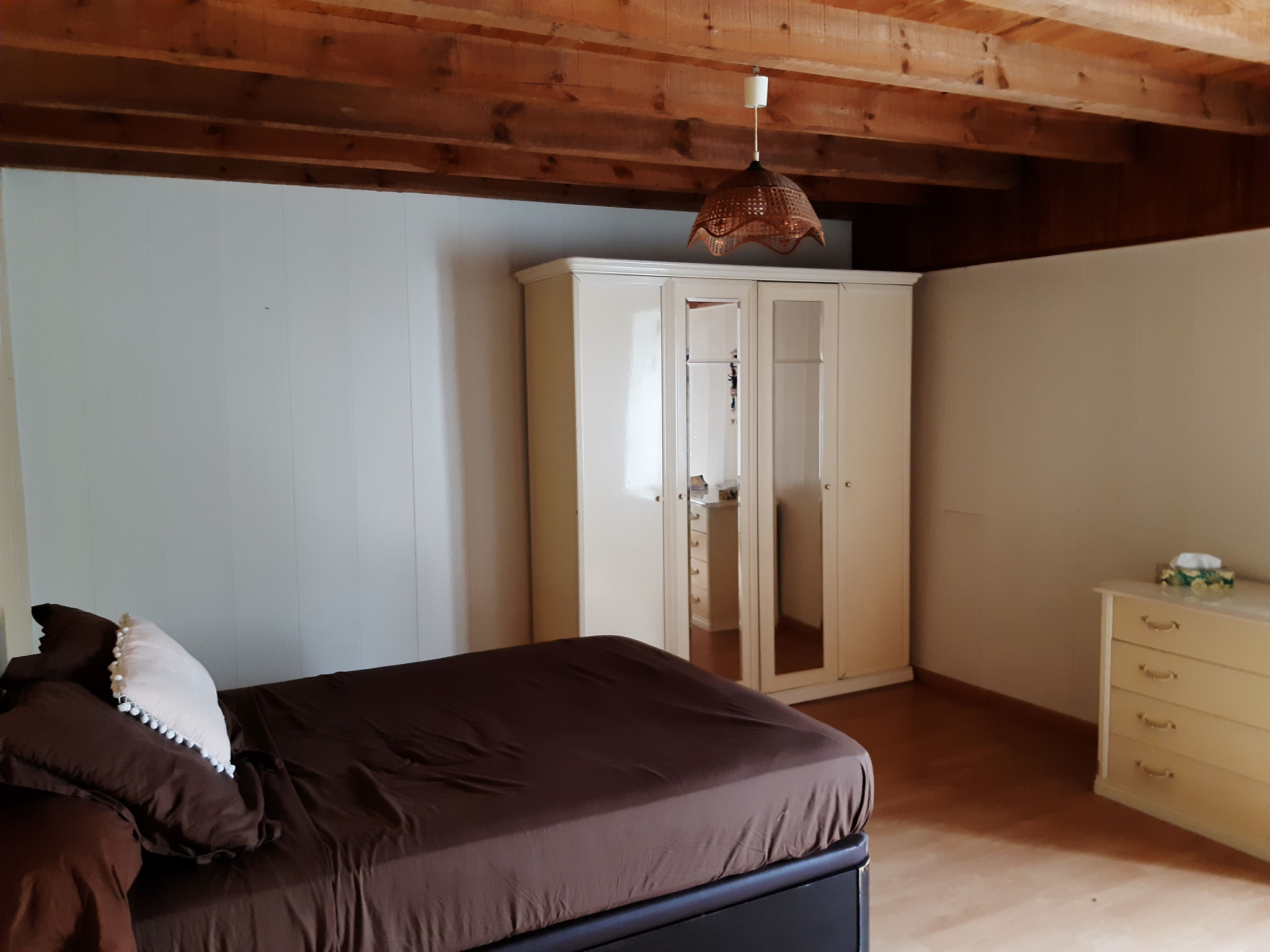 Maison indépendante en pierres, avec terrain attenant