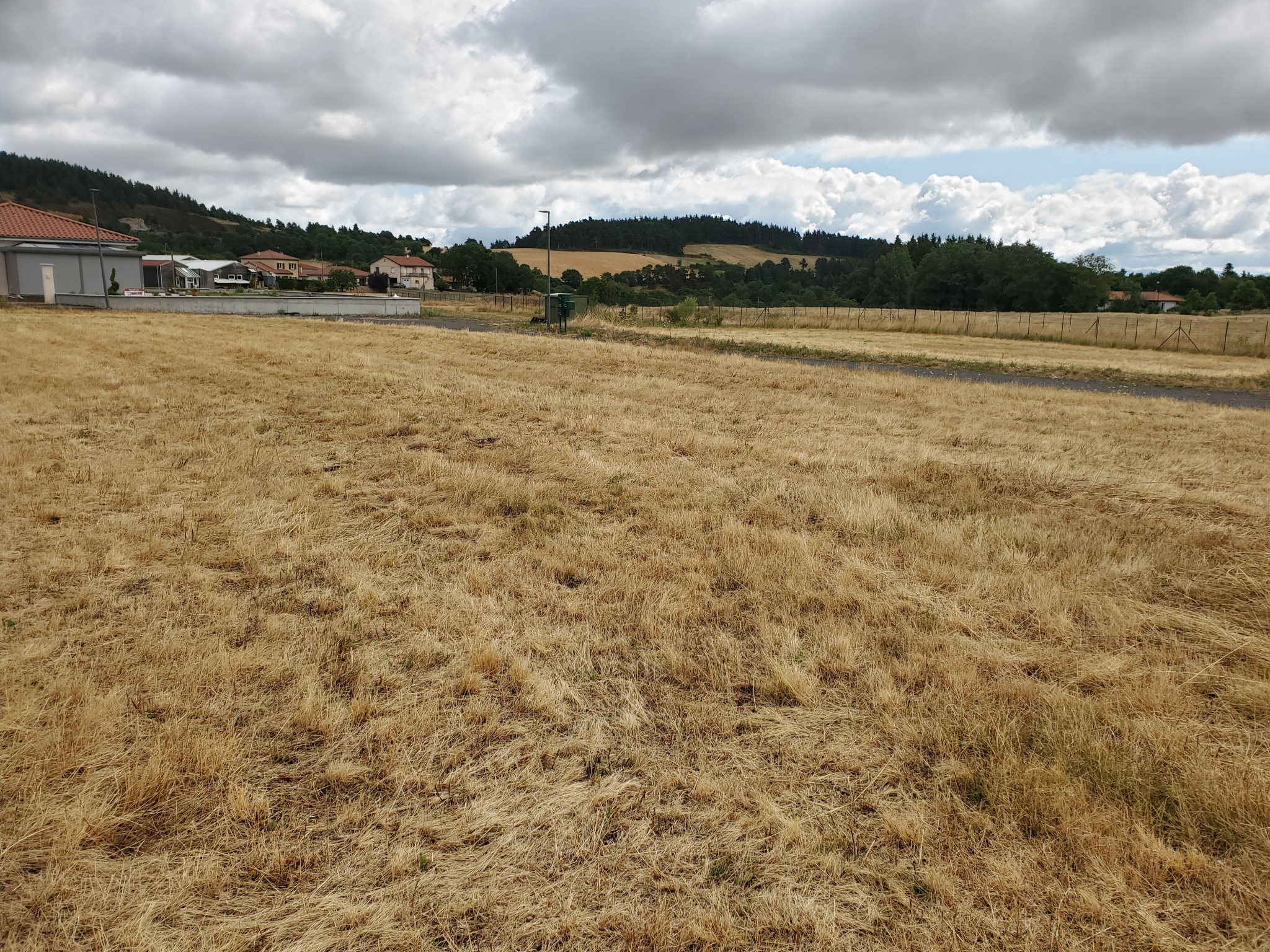 Terrain constructible viabilisé d'environ 670 m2