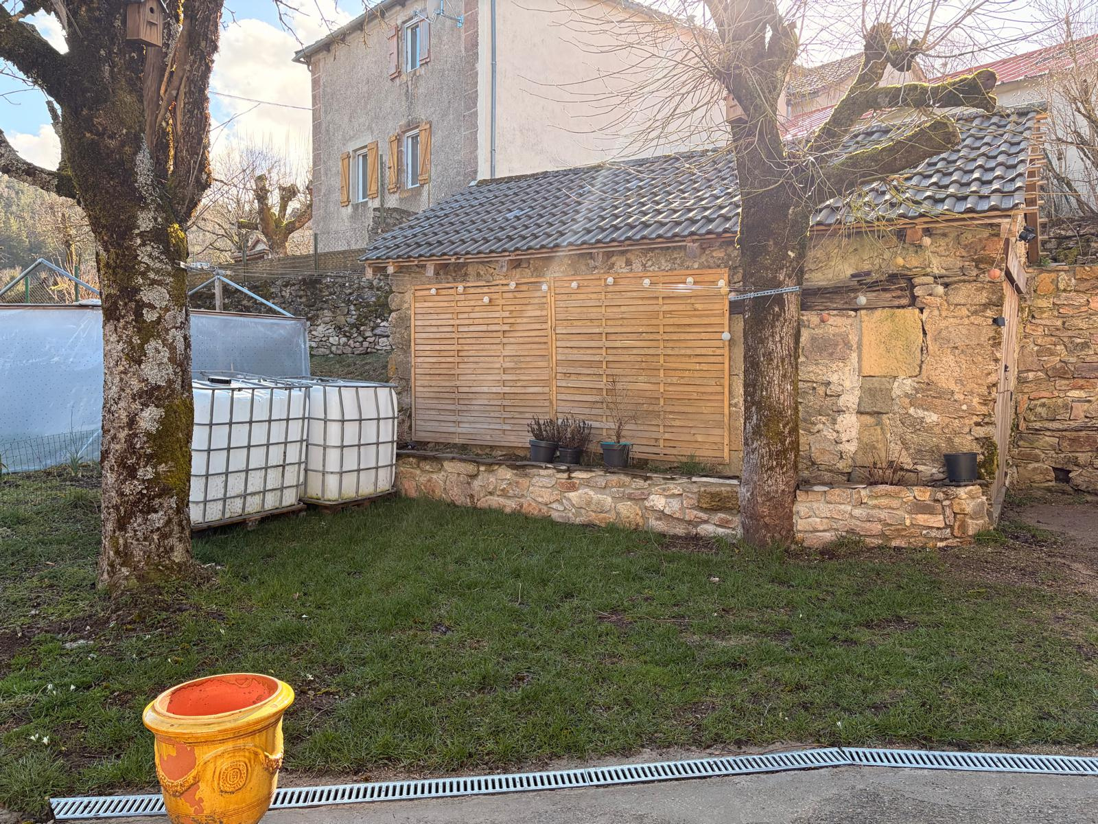 Jolie maison avec terrain attenant