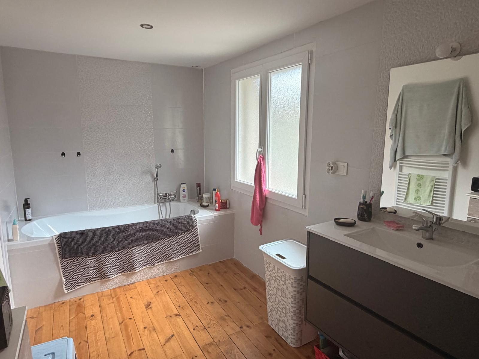 Jolie maison avec terrain attenant