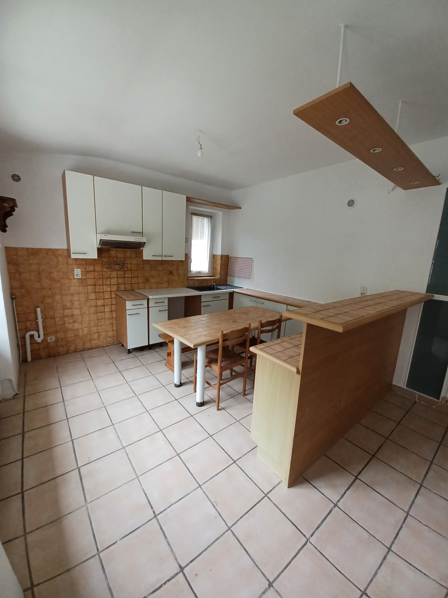 Appartement rénové avec jardin