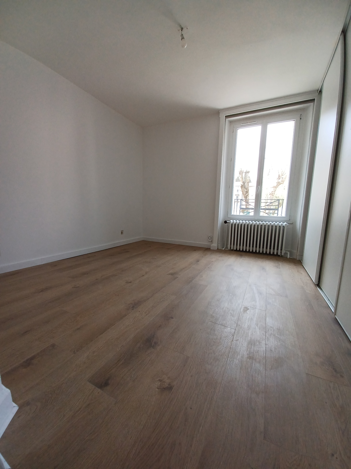 Appartement rénové avec jardin