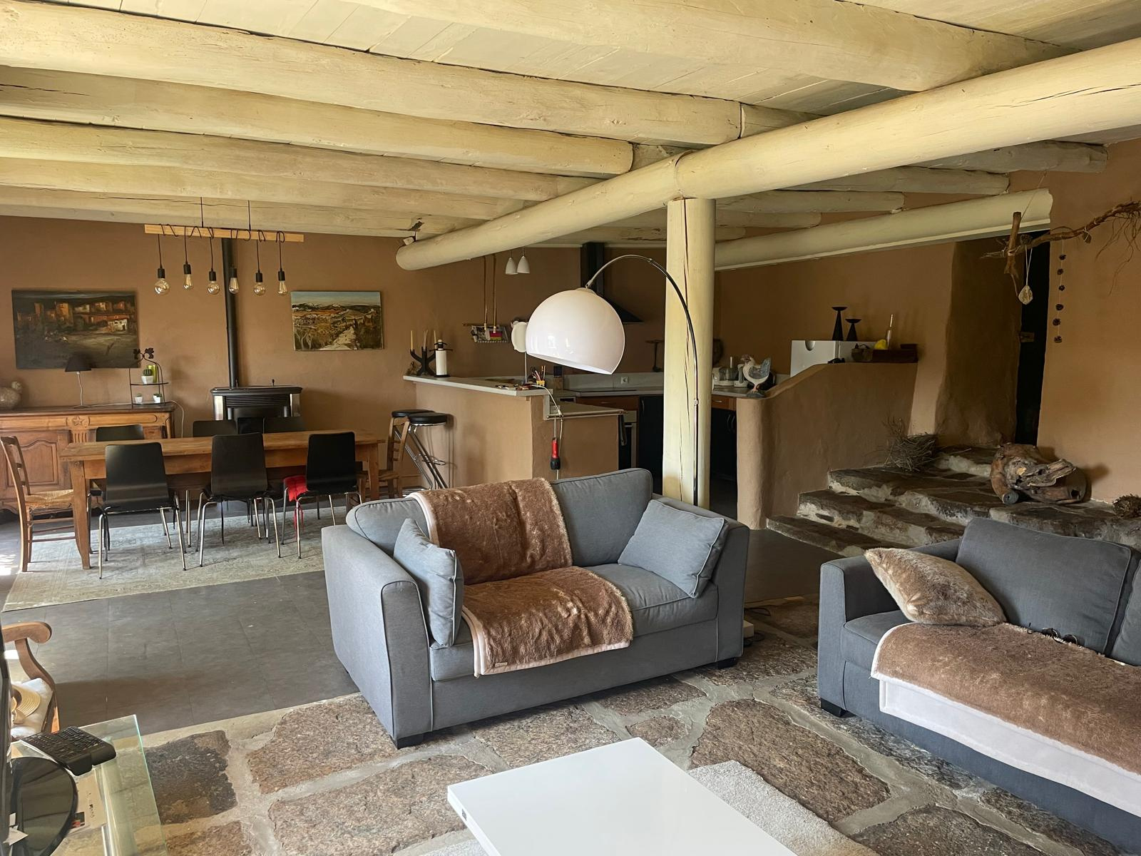 Ancienne ferme joliment restaurée avec 1000 m2 de terrain