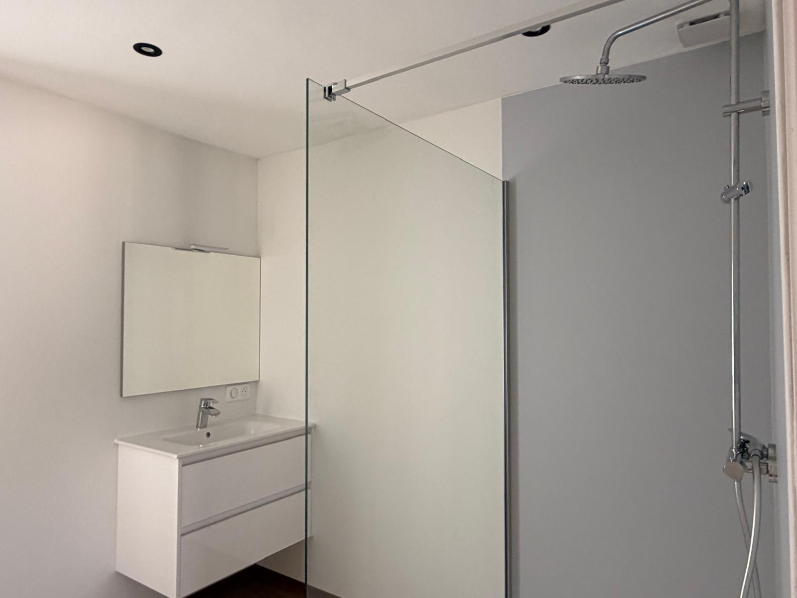 Appartement T4 rénové Centre de Grandrieu Disponible immédiatement