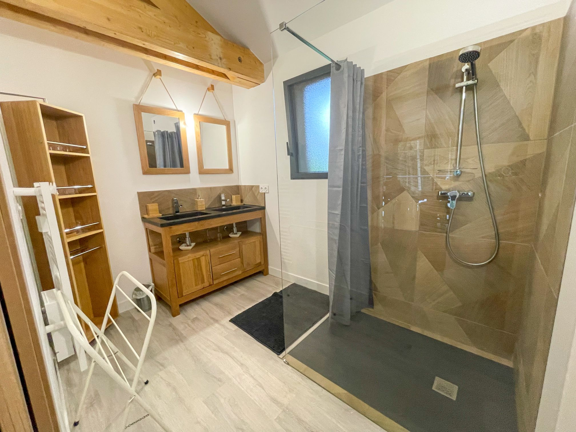 Chalet de 2023 sur 3935 m2 de terrain