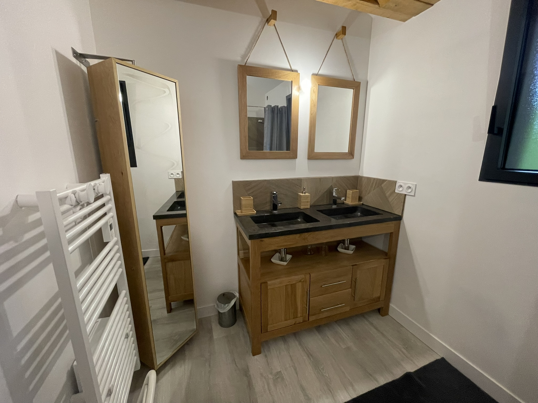 Chalet de 2023 sur 3935 m2 de terrain