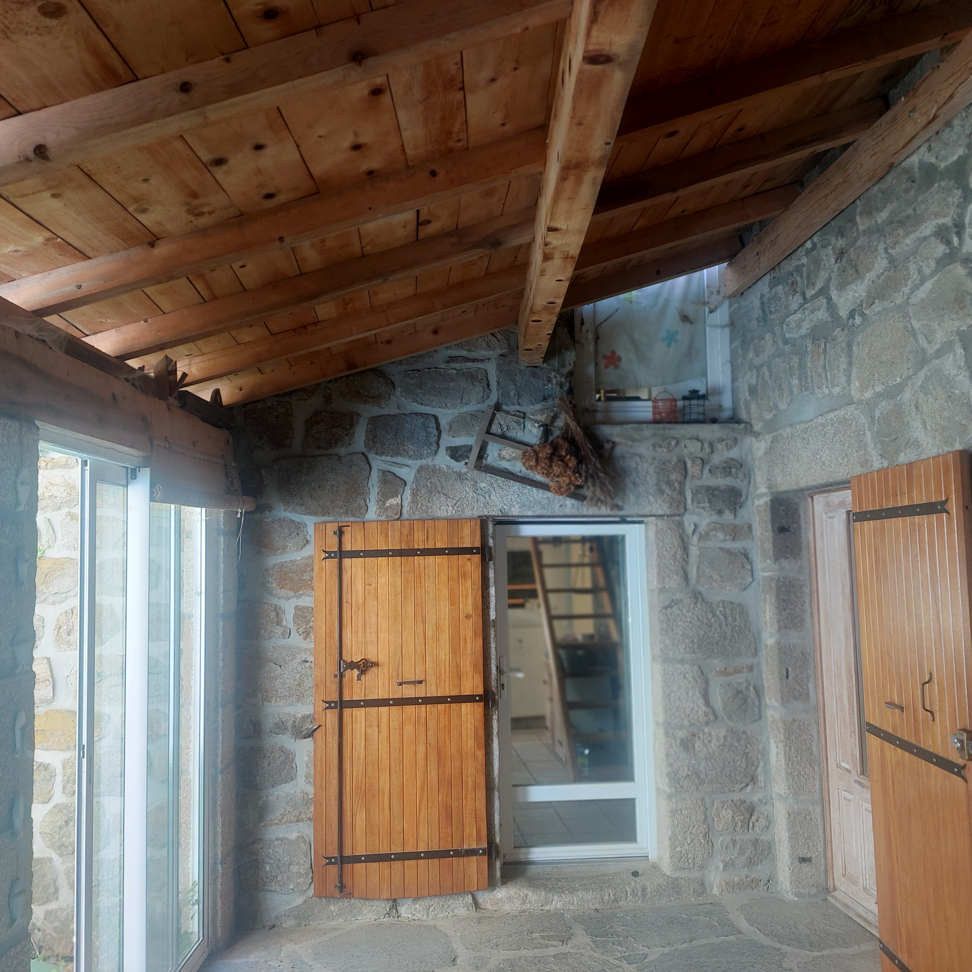 Domaine d’Exception de 54 Hectares au Cœur du Parc Régional des Monts d’Ardèche