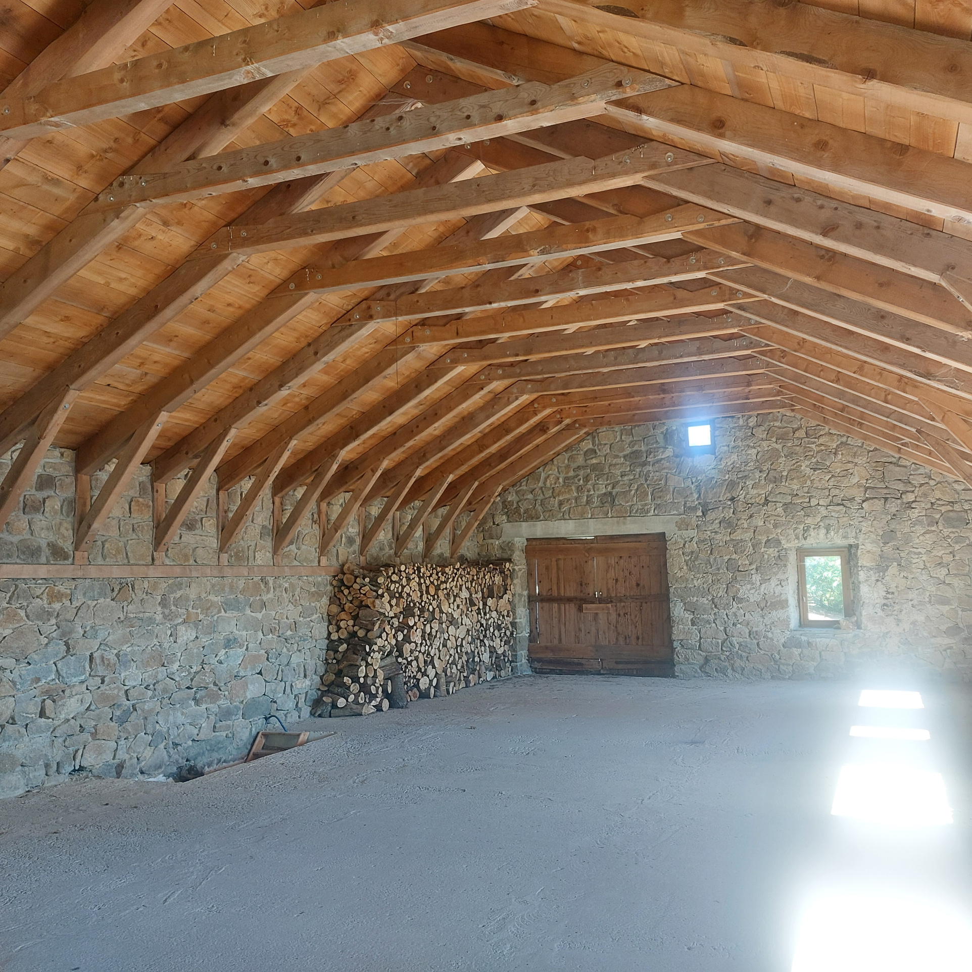 Domaine d’Exception de 54 Hectares au Cœur du Parc Régional des Monts d’Ardèche