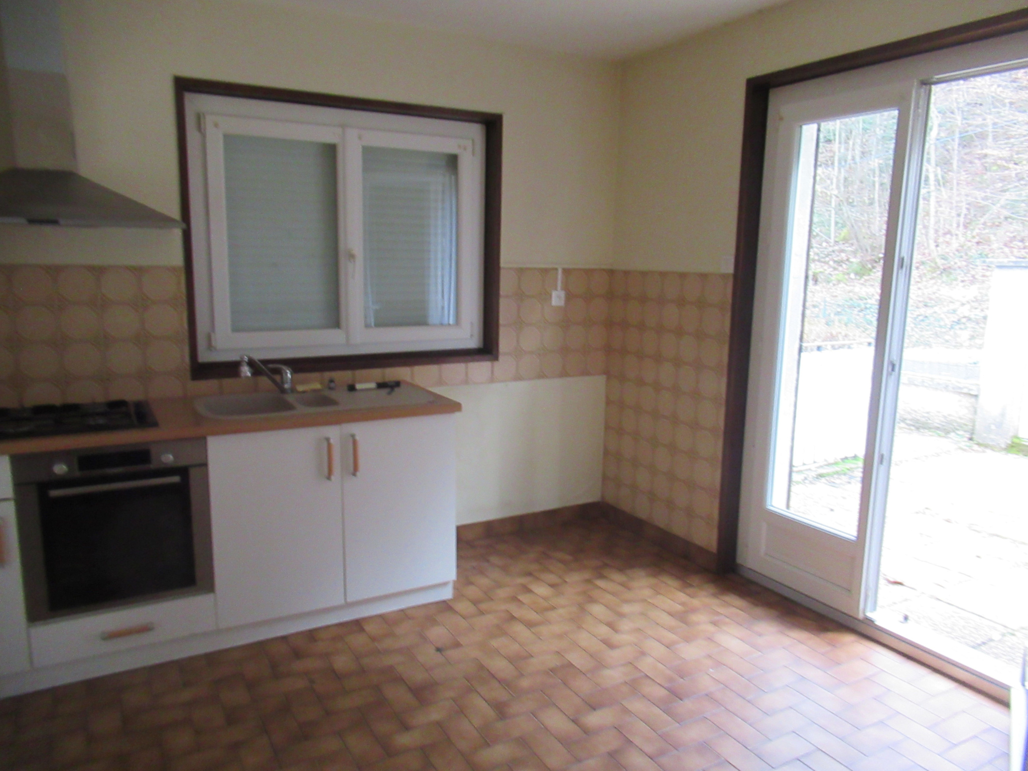 Villa avec 600 m2 de terrain attenant