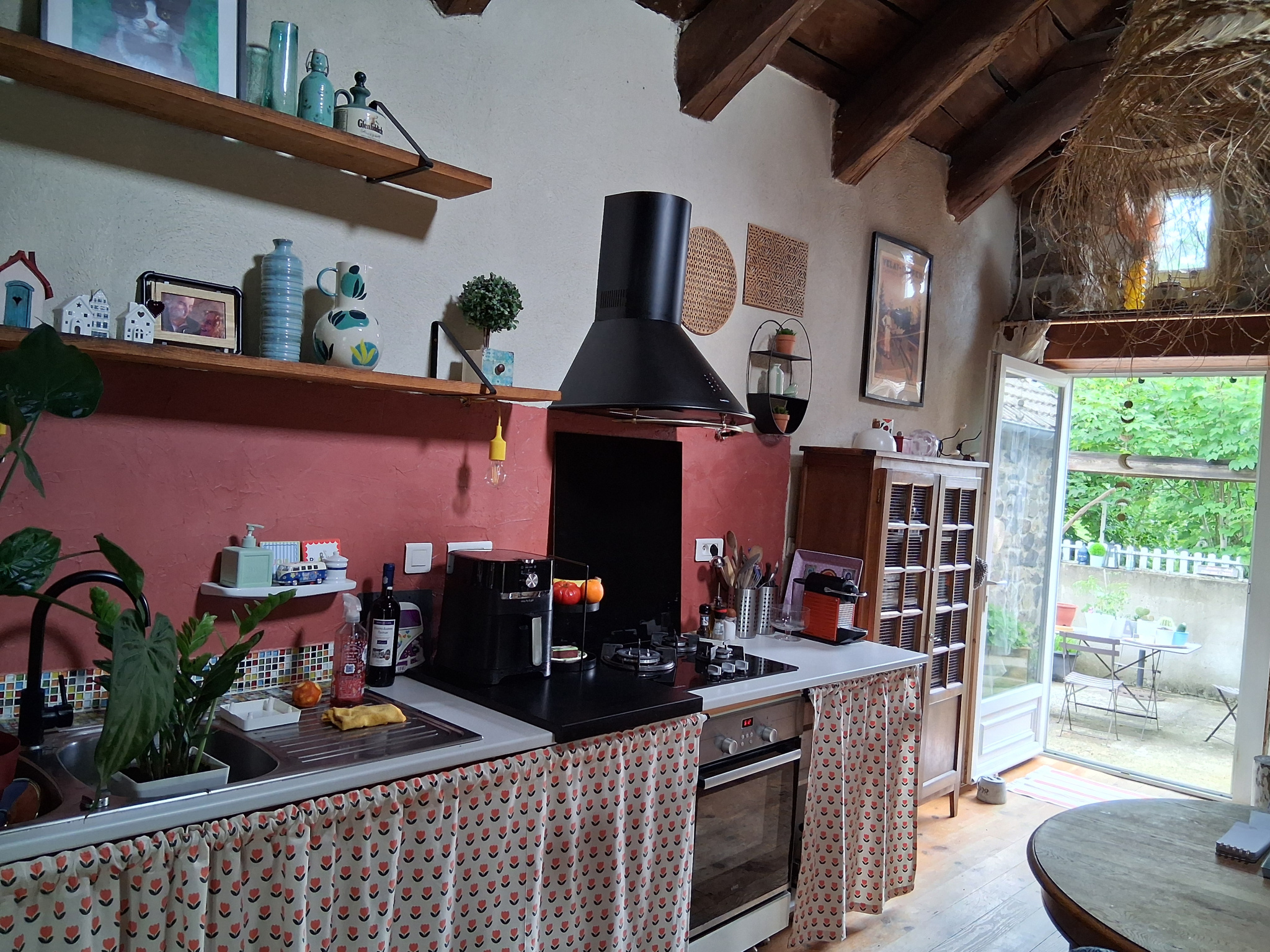 Maison en pierre avec mitoyenneté non gênante