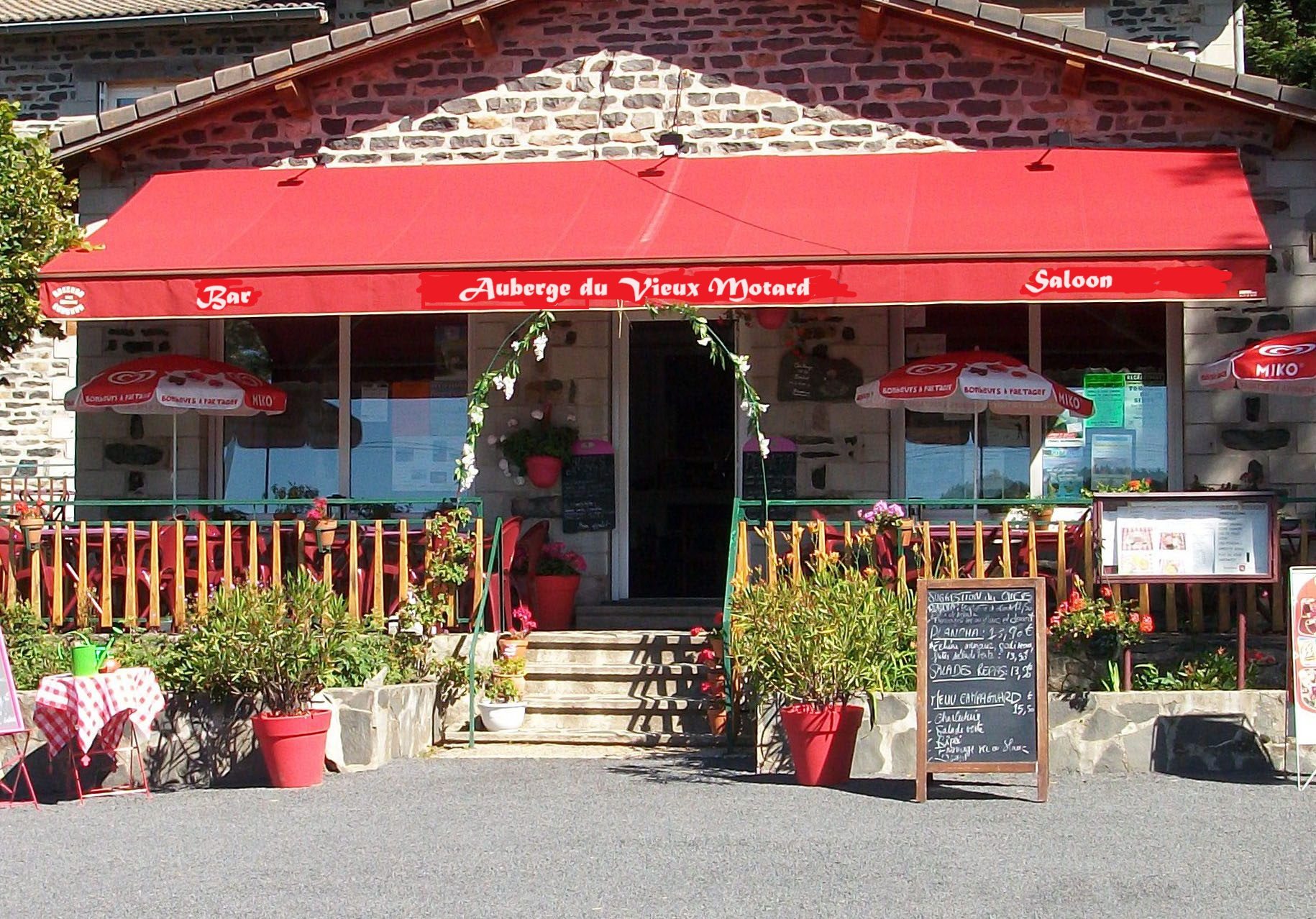 Auberge de campagne murs et fonds avec logement