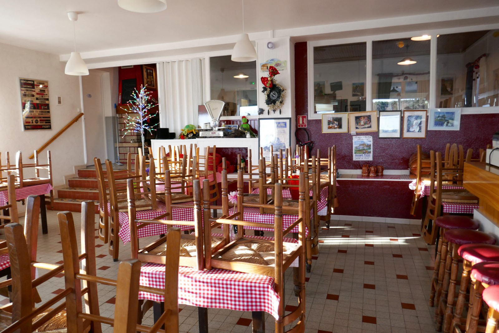 Auberge de campagne murs et fonds avec logement