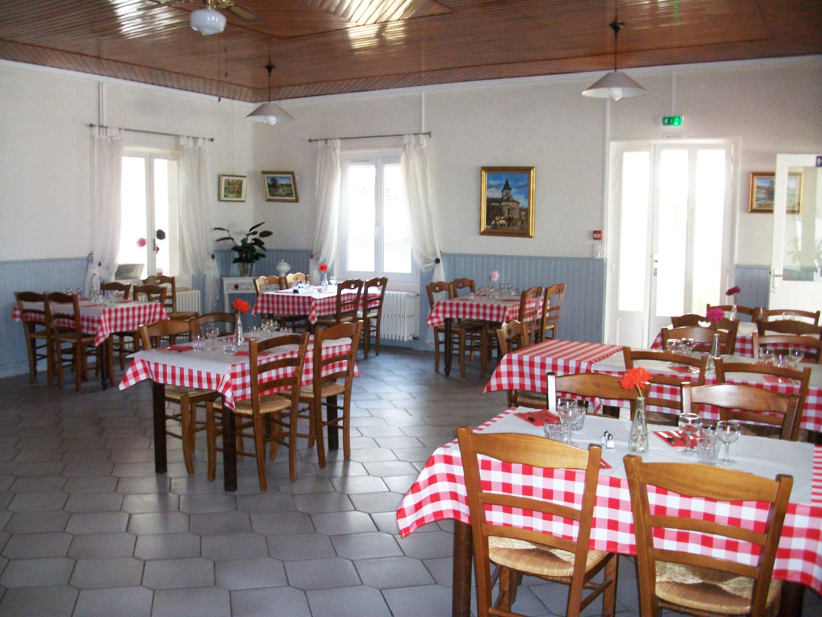 Auberge de campagne murs et fonds avec logement