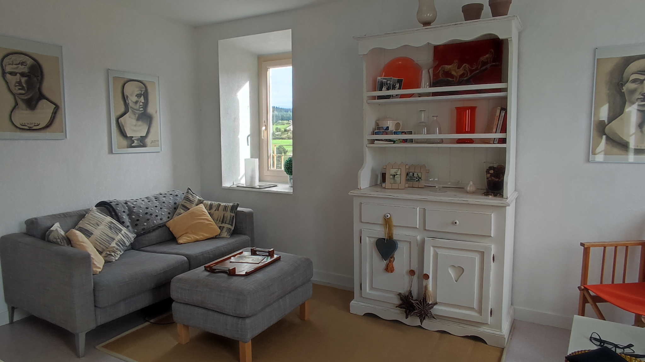 TENCE APPARTEMENT rénové au cœur du centre-ville.
