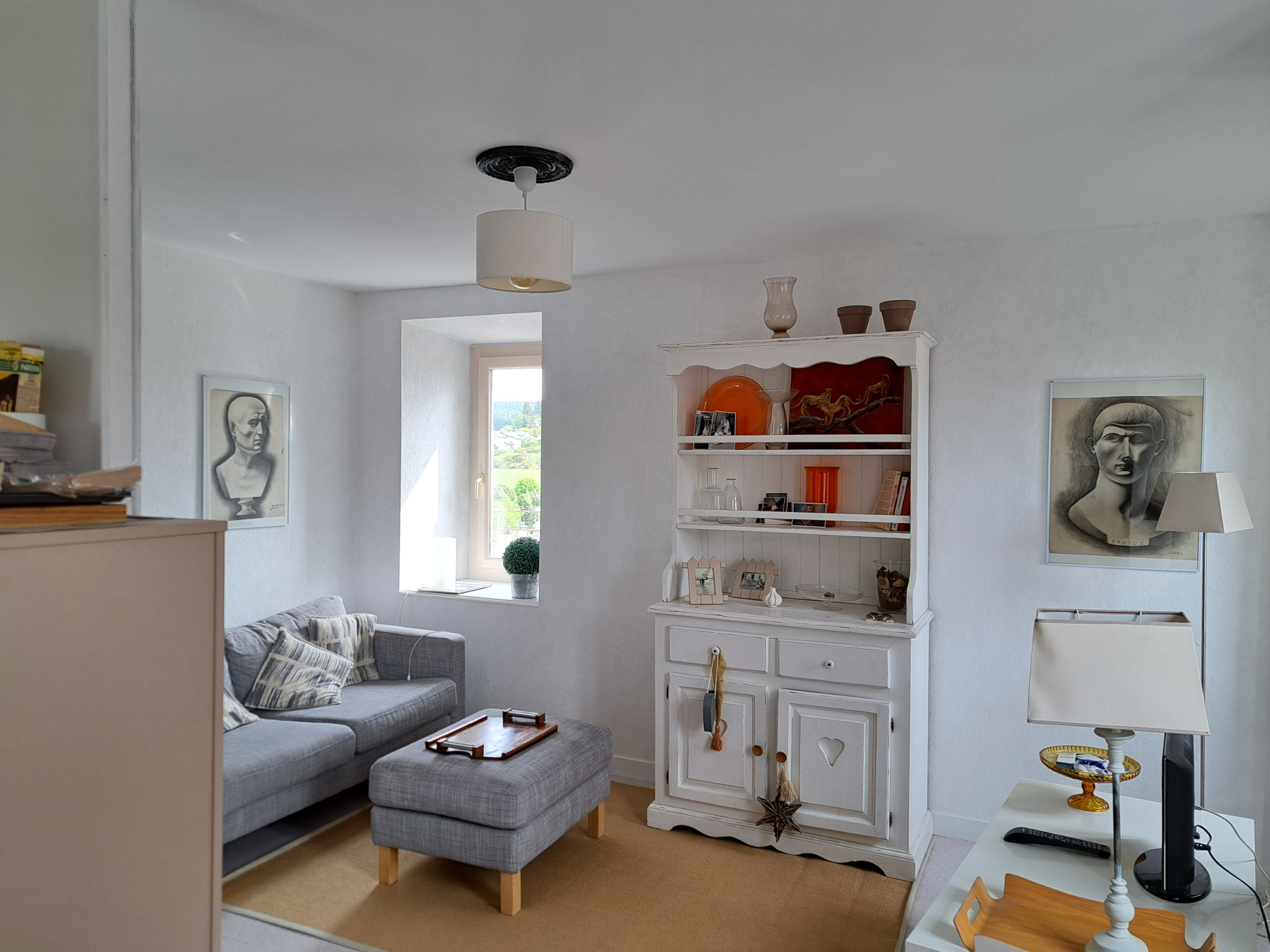 TENCE APPARTEMENT rénové au cœur du centre-ville.