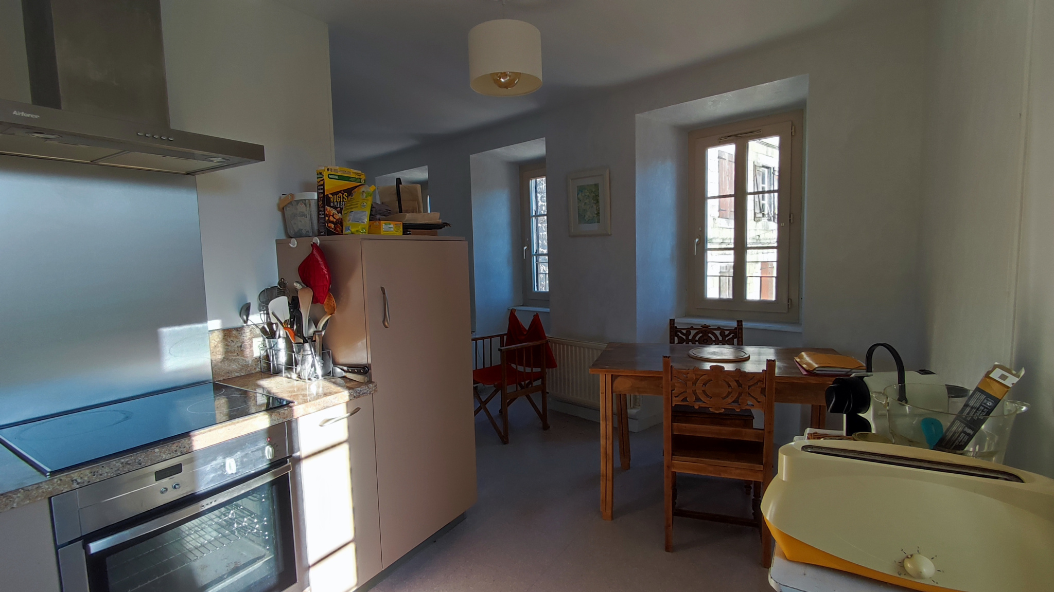 TENCE APPARTEMENT rénové au cœur du centre-ville.